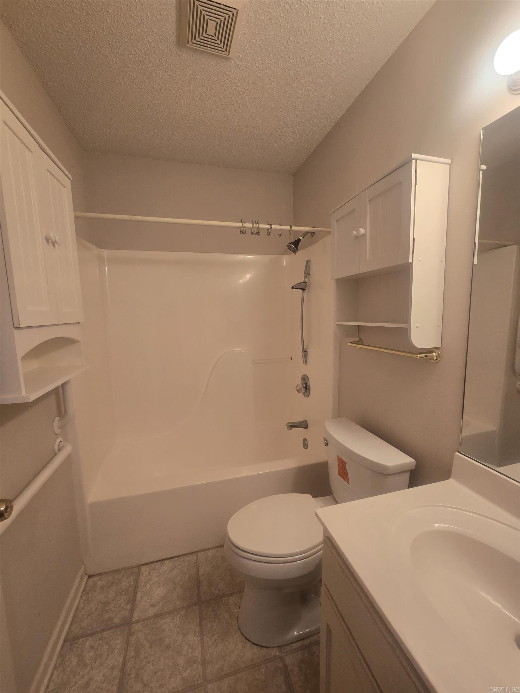 NORTHRIDGE - Residential