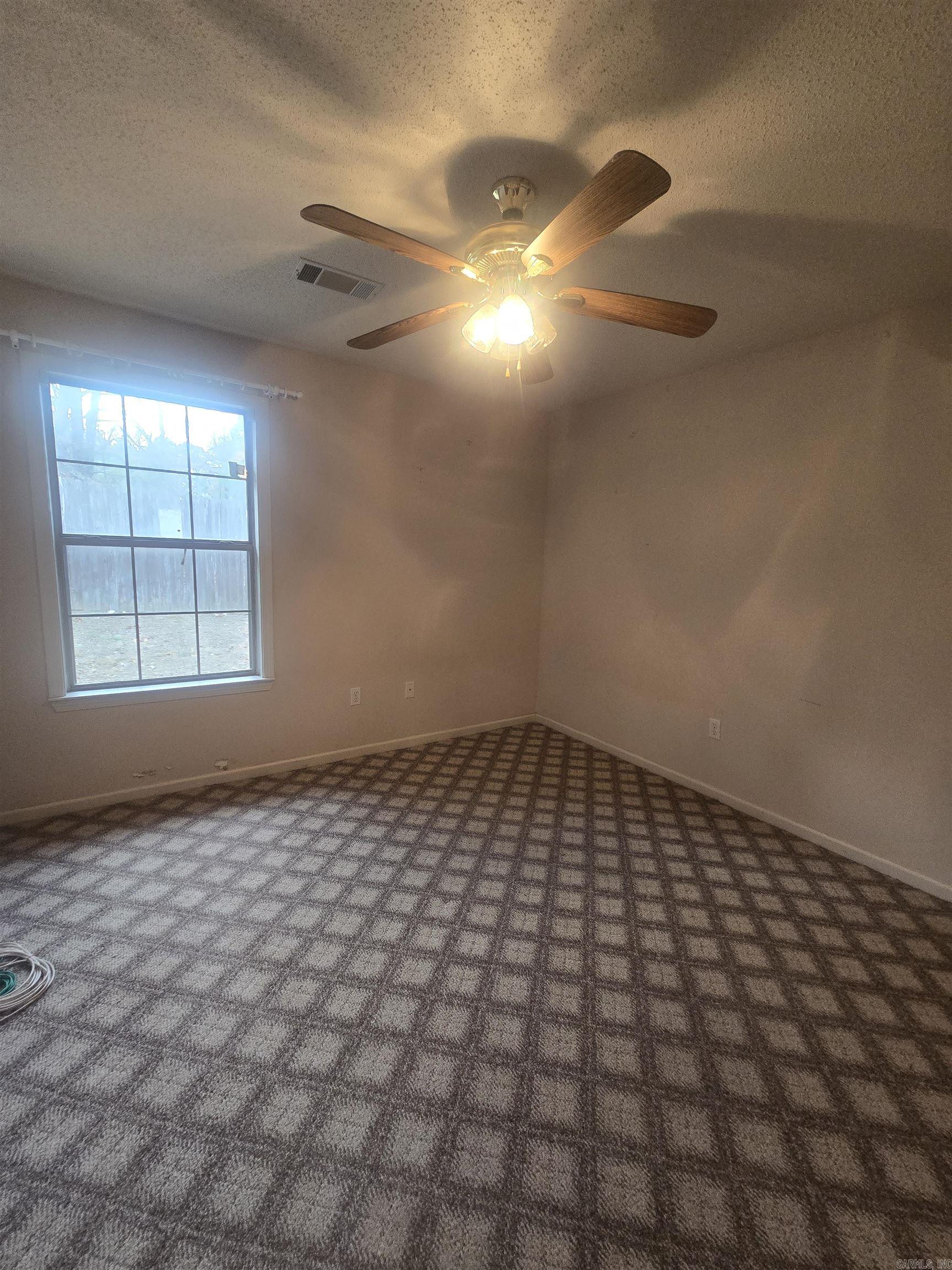 NORTHRIDGE - Residential