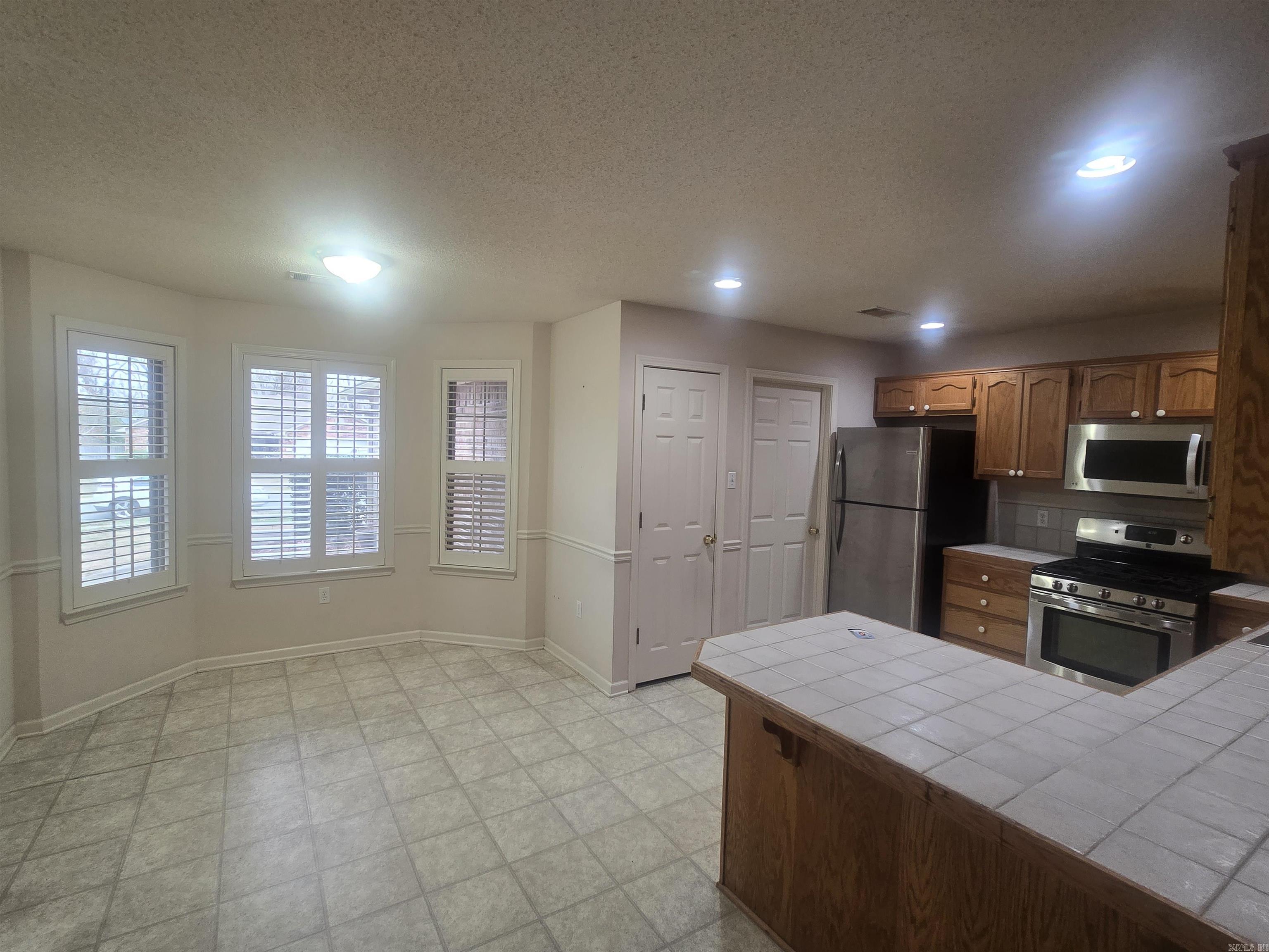 NORTHRIDGE - Residential