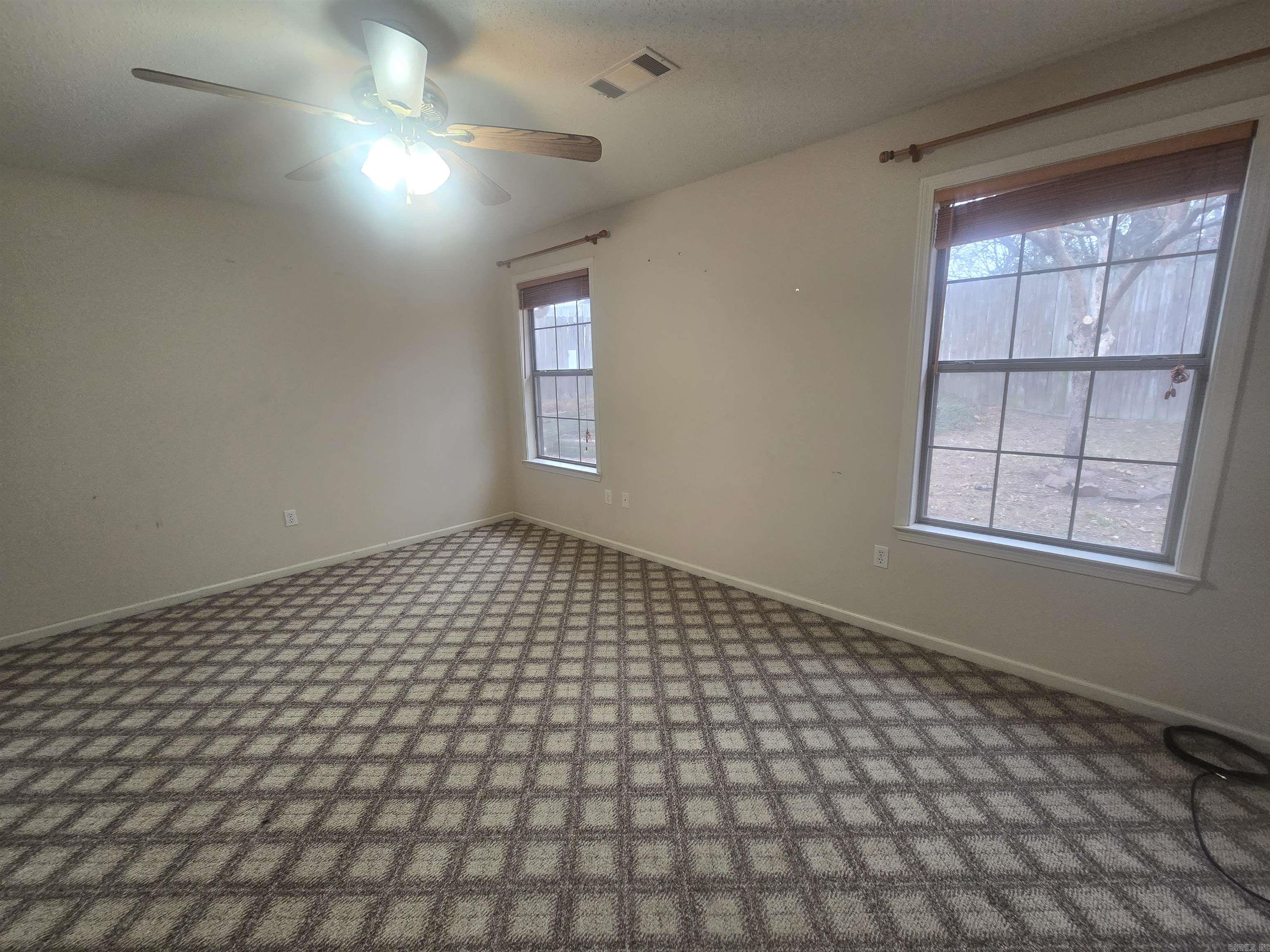 NORTHRIDGE - Residential