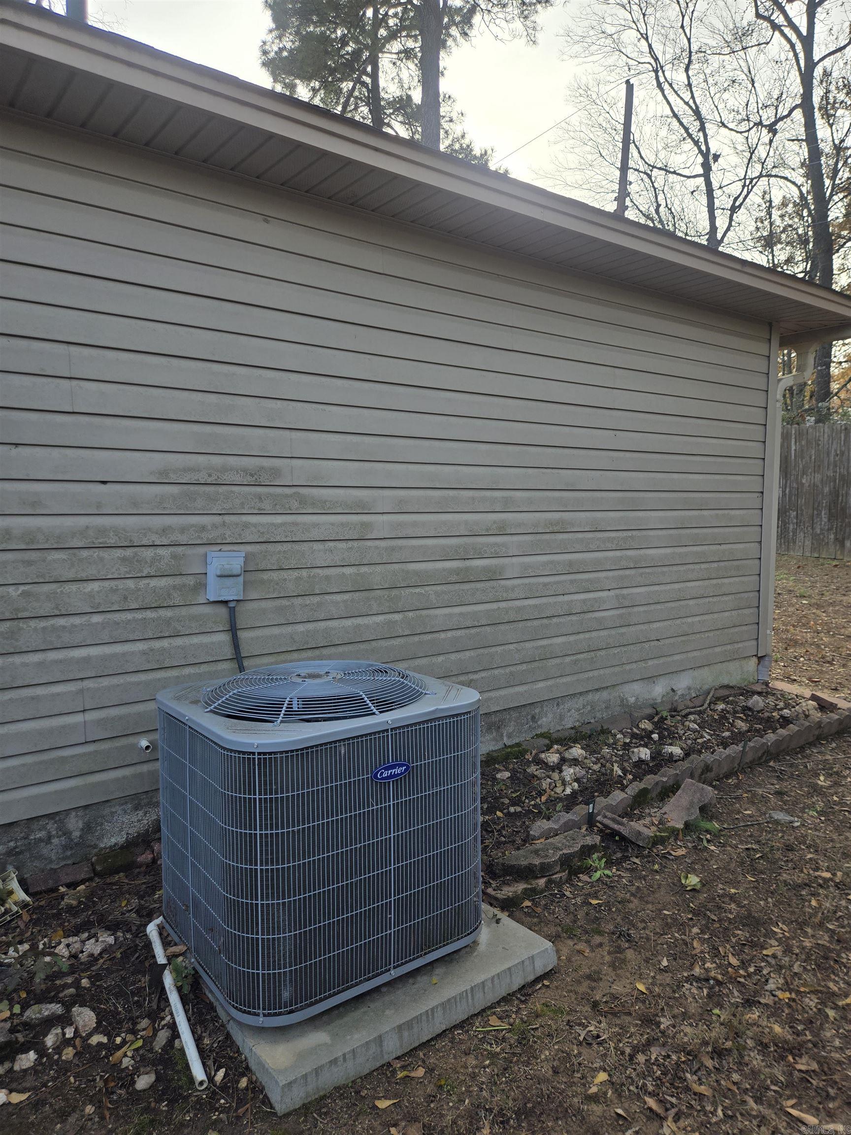 NORTHRIDGE - Residential