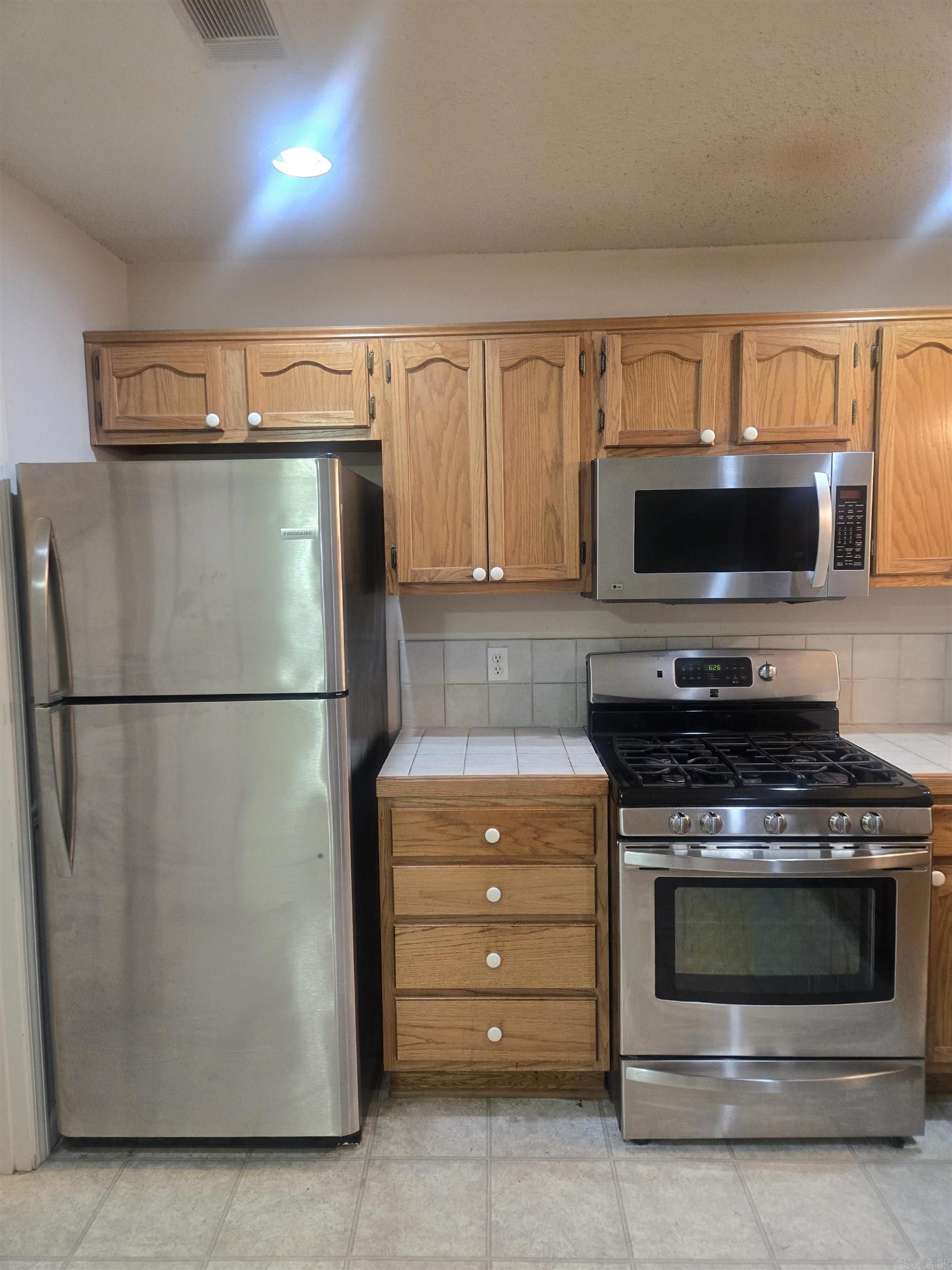 NORTHRIDGE - Residential