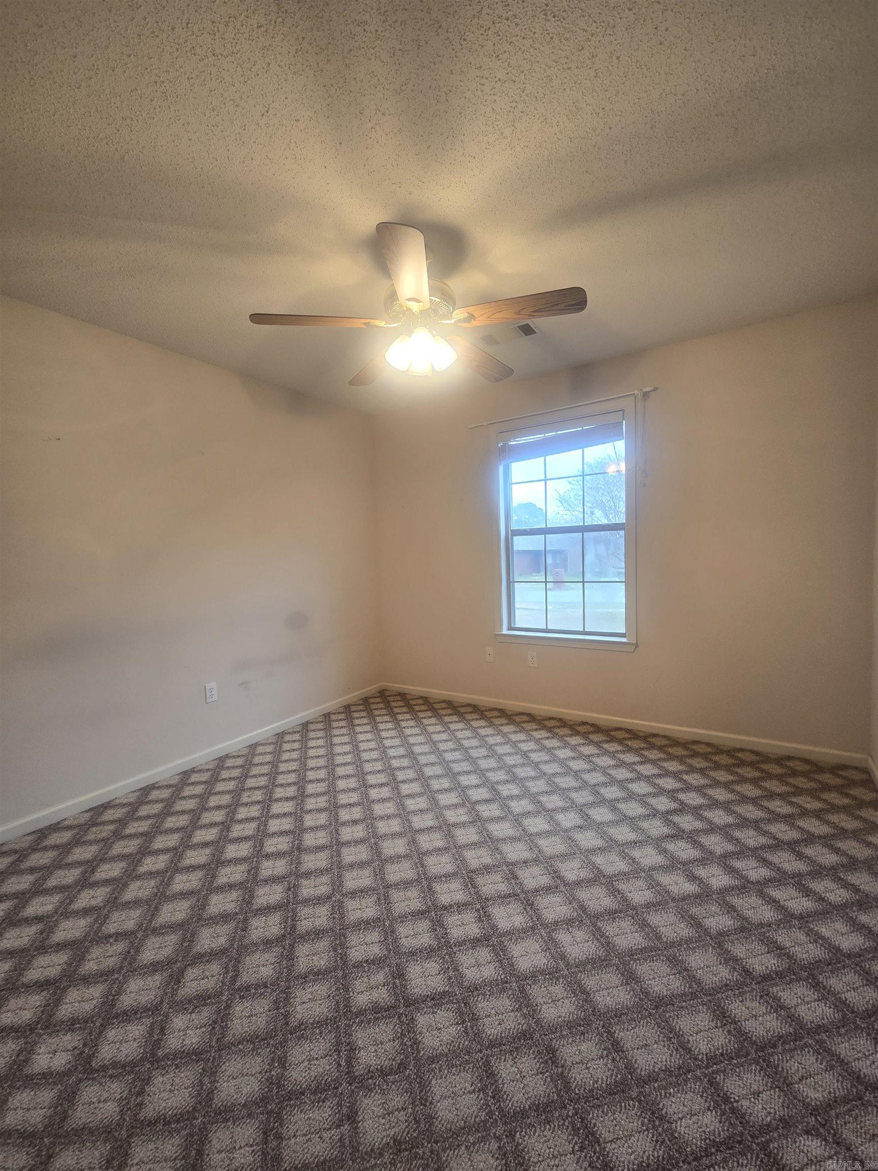 NORTHRIDGE - Residential