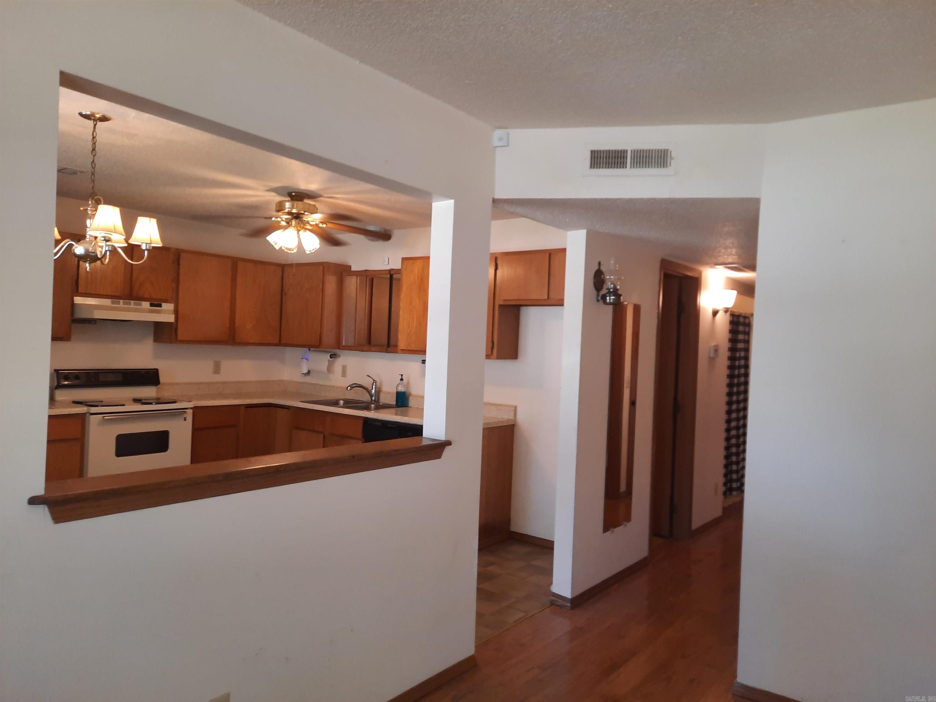LANCASTER WESTERN - Residential