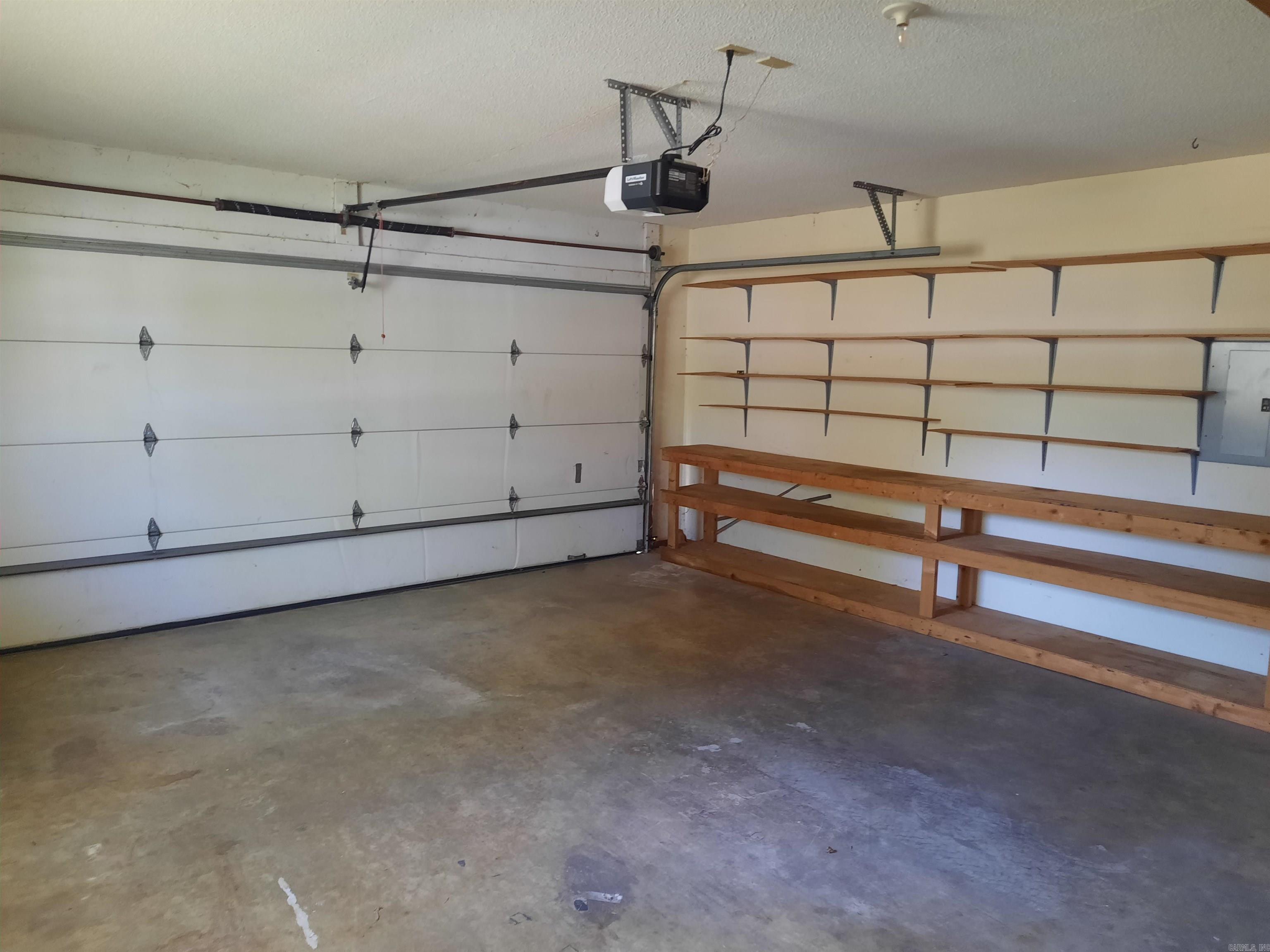 LANCASTER WESTERN - Residential