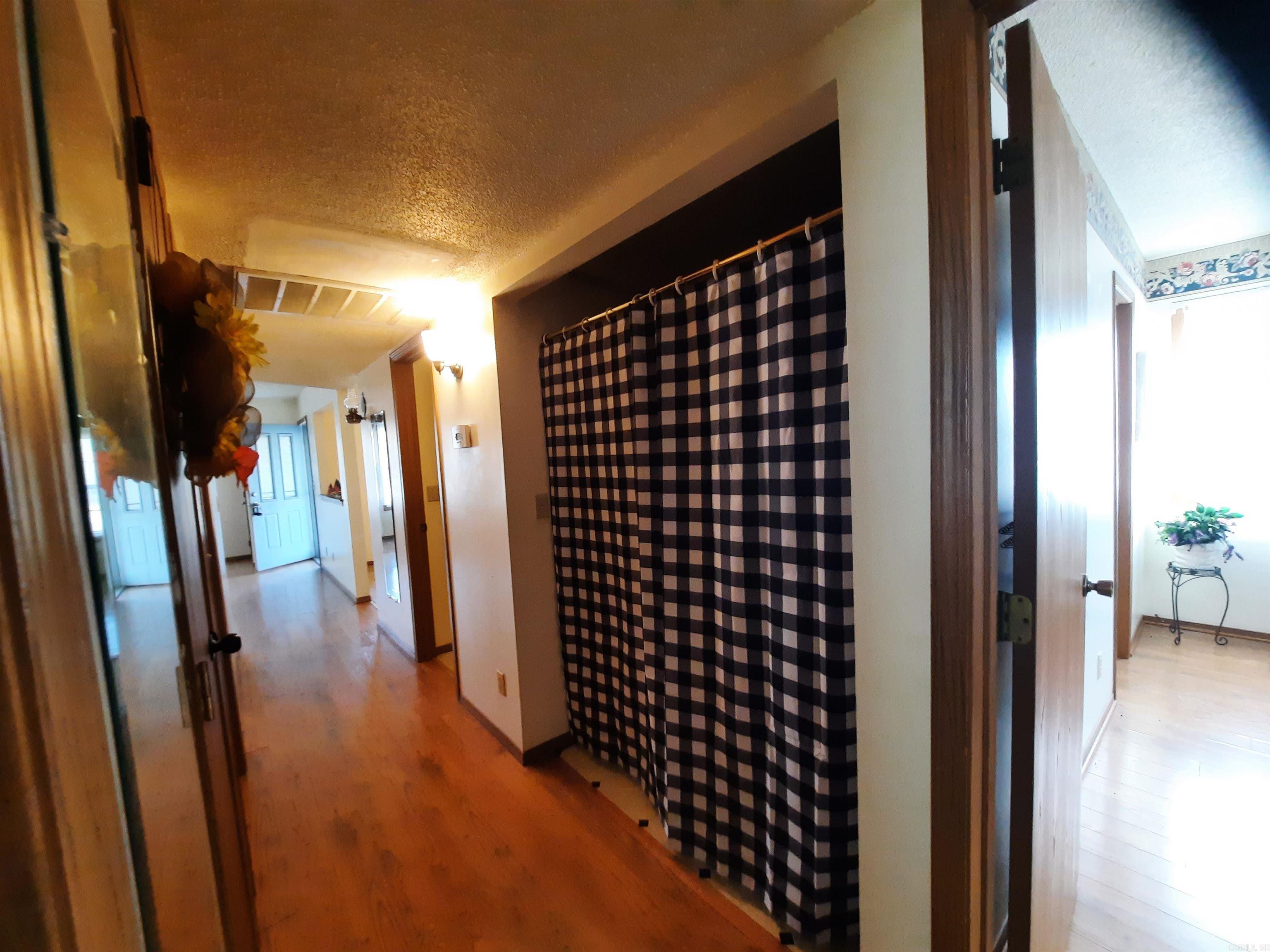 LANCASTER WESTERN - Residential