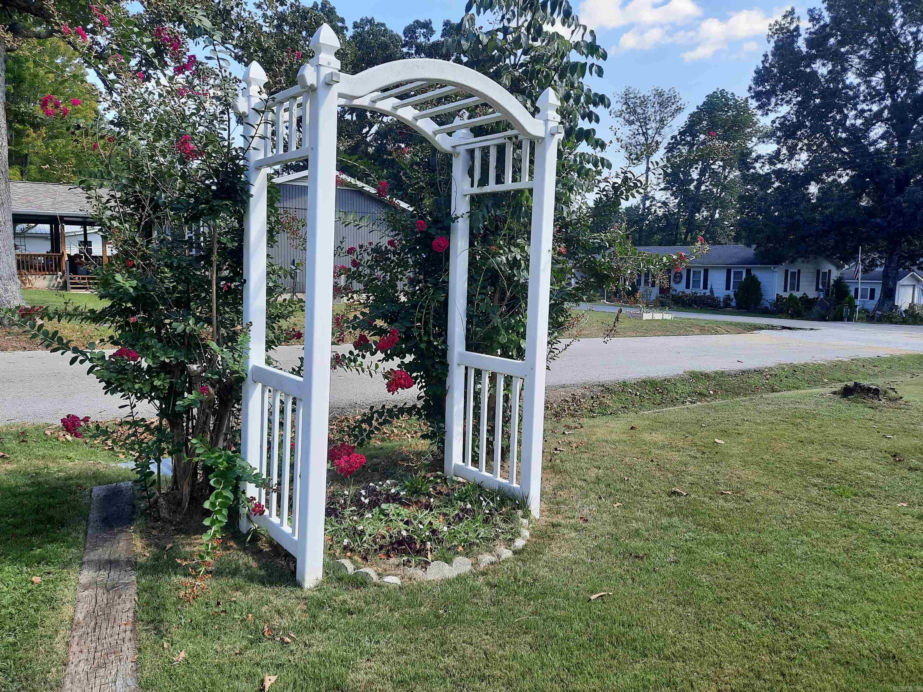 LANCASTER WESTERN - Residential