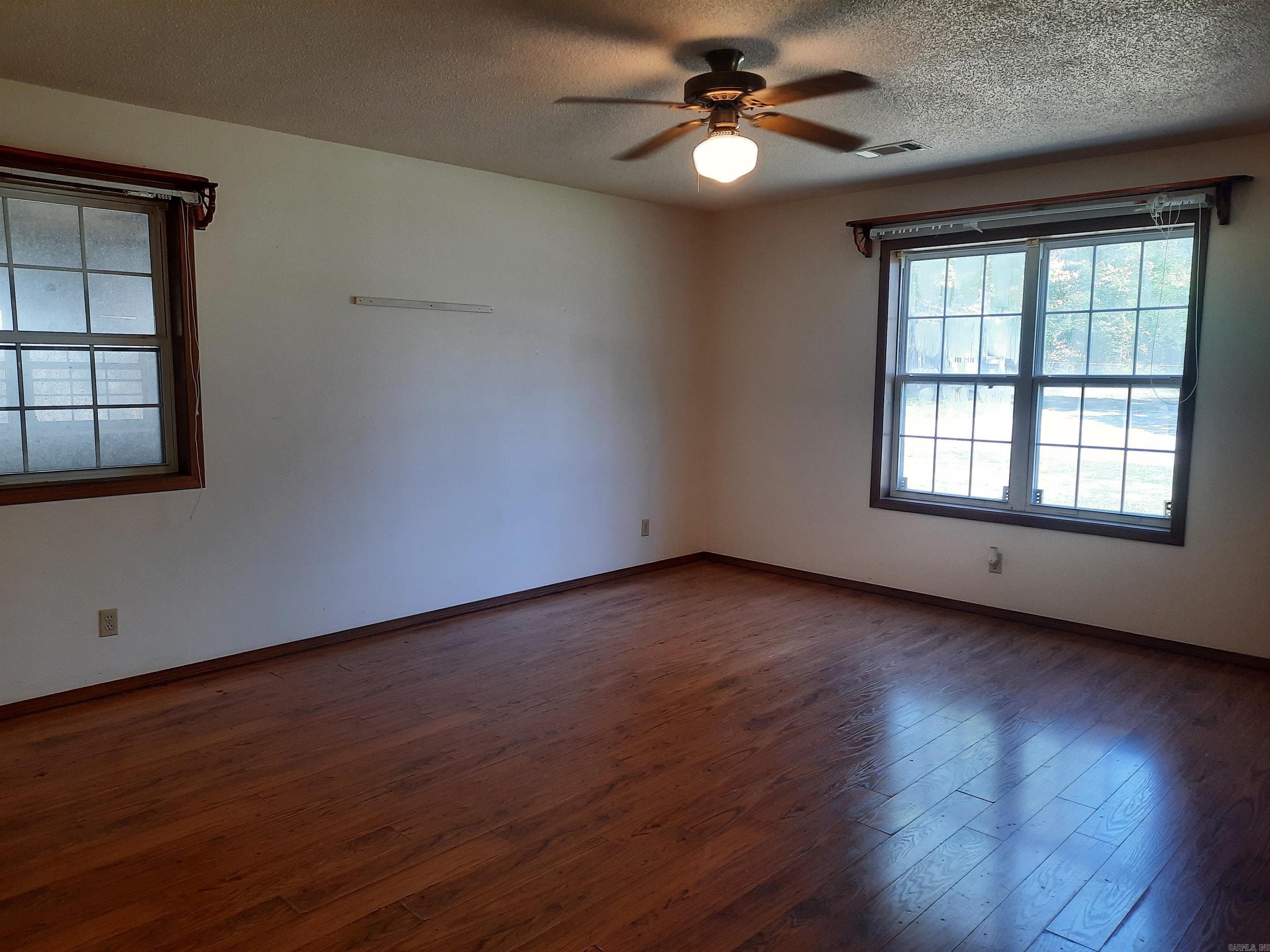 LANCASTER WESTERN - Residential