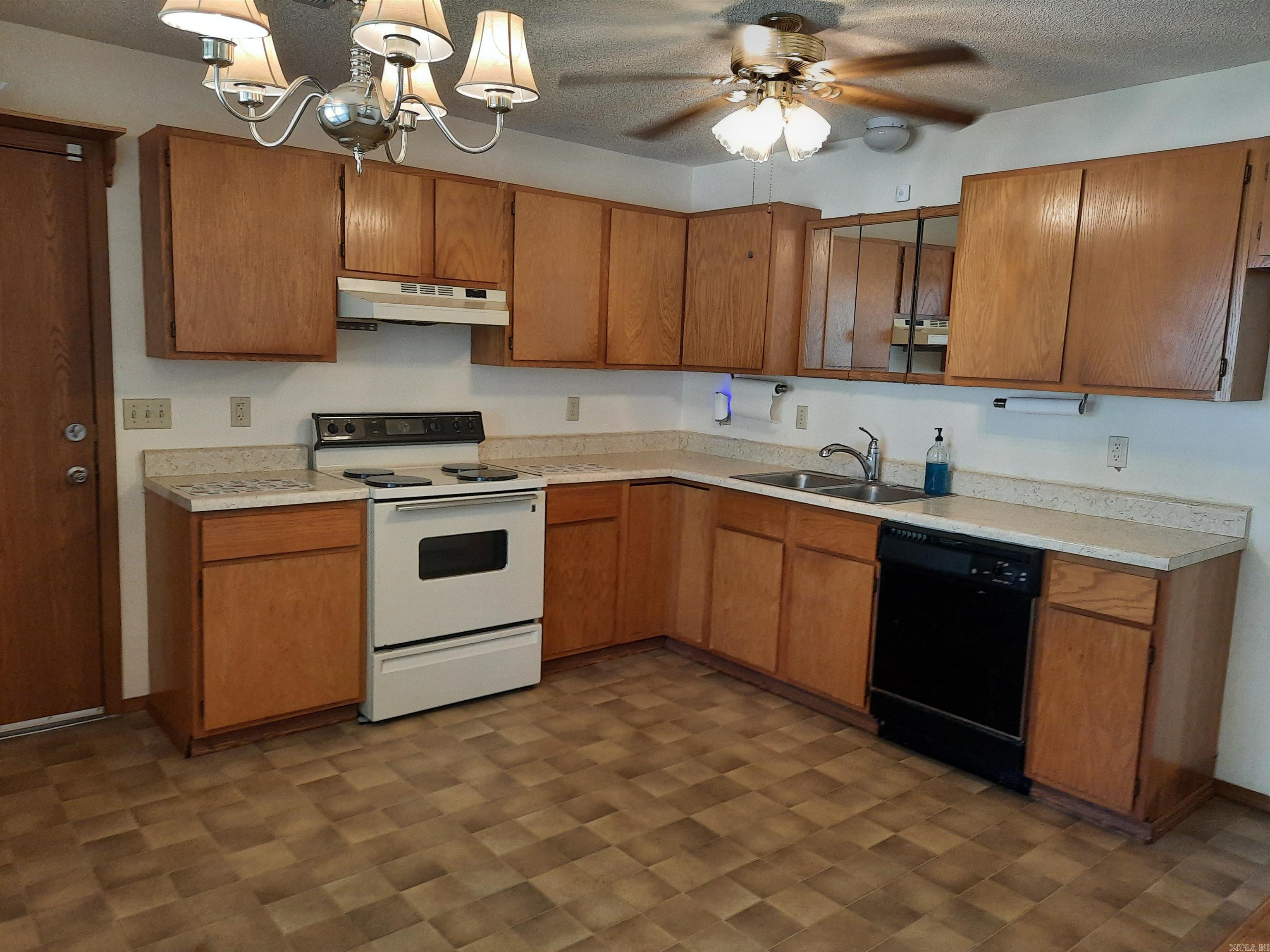 LANCASTER WESTERN - Residential