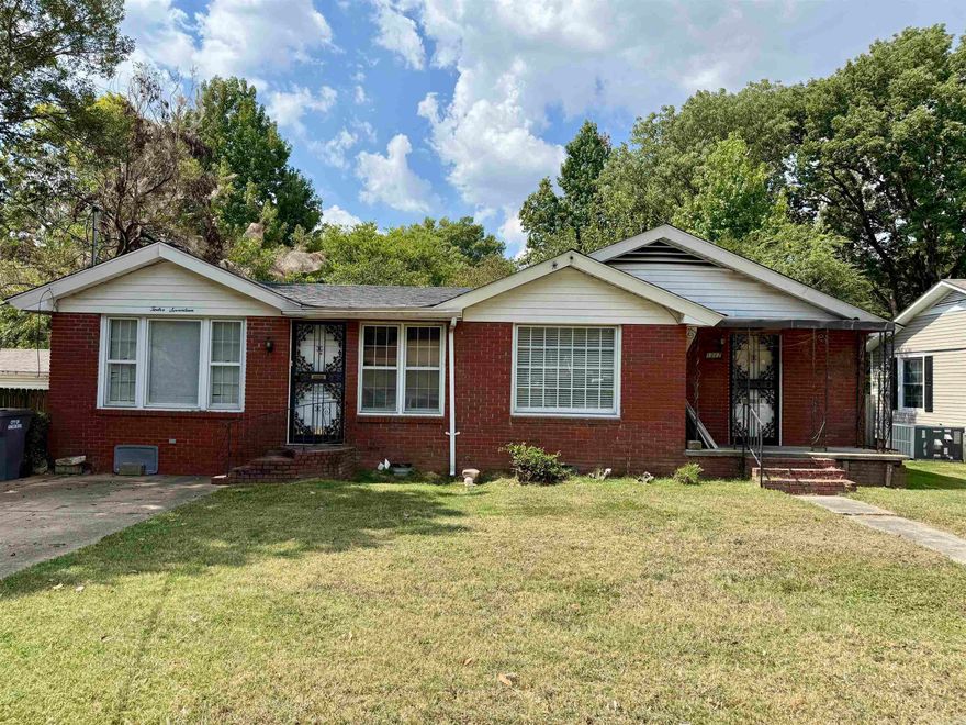 Investor’s special! This 1,920 sq. ft. home features 3 bedrooms, 2 baths, bonus rooms, and a huge den with a fireplace. Major updates already in place with a new roof and water heater, giving you a head start on renovations. With its generous layout, this property is perfect for a rental investment, remodel, flip opportunity or live in it while you remolded for your personal home!. Don’t miss out on the chance to add value and maximize returns!