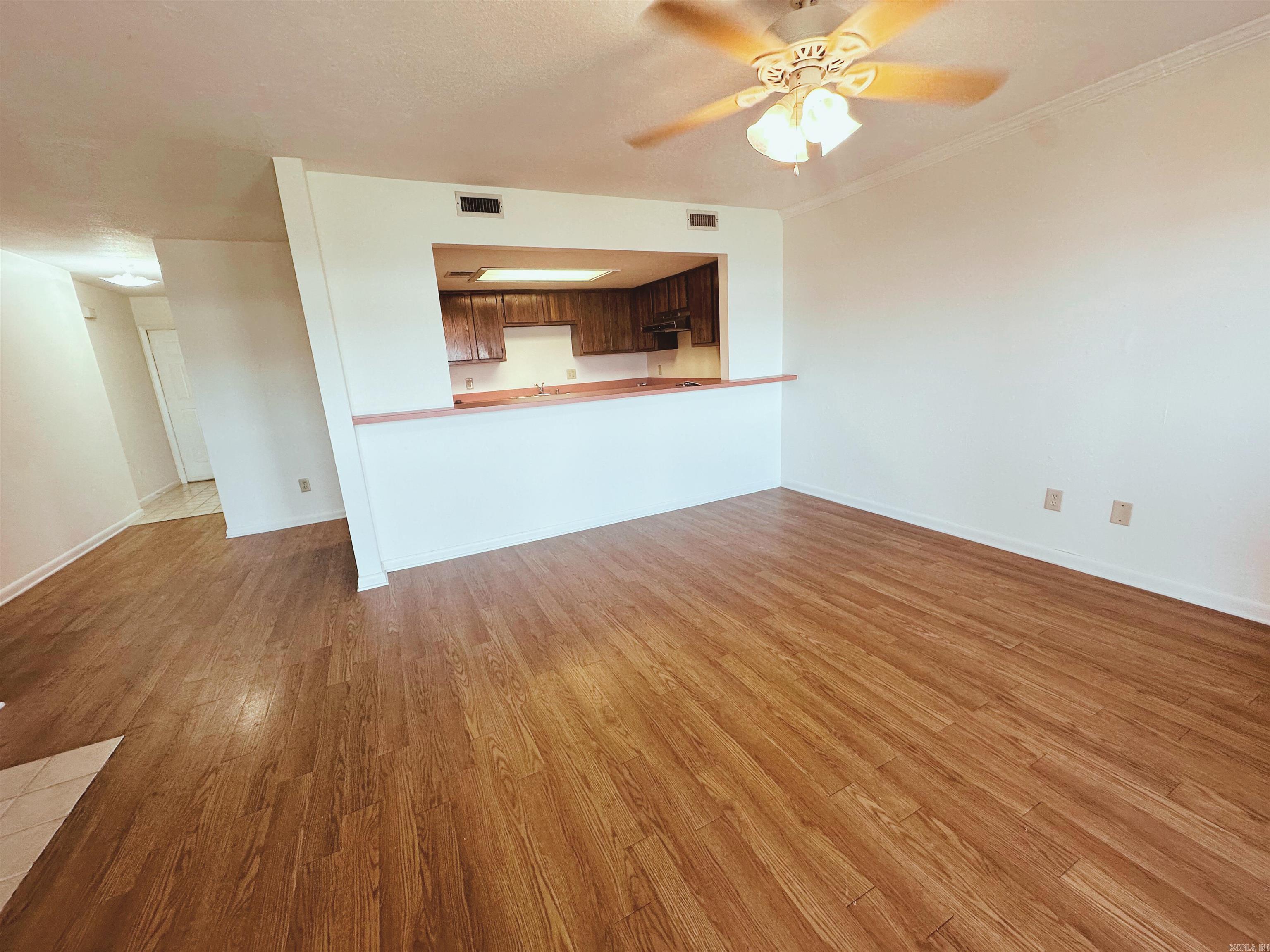 Cute Lakefront 1 Bedroom Condo on Lake Hamilton! Newly updated, covered, assigned parking. Boat Slip Pool and Hot Tub $100 Application Fee $1500/month $1200 Security Deposit No Pets Please contact listing office for pre-screening application.