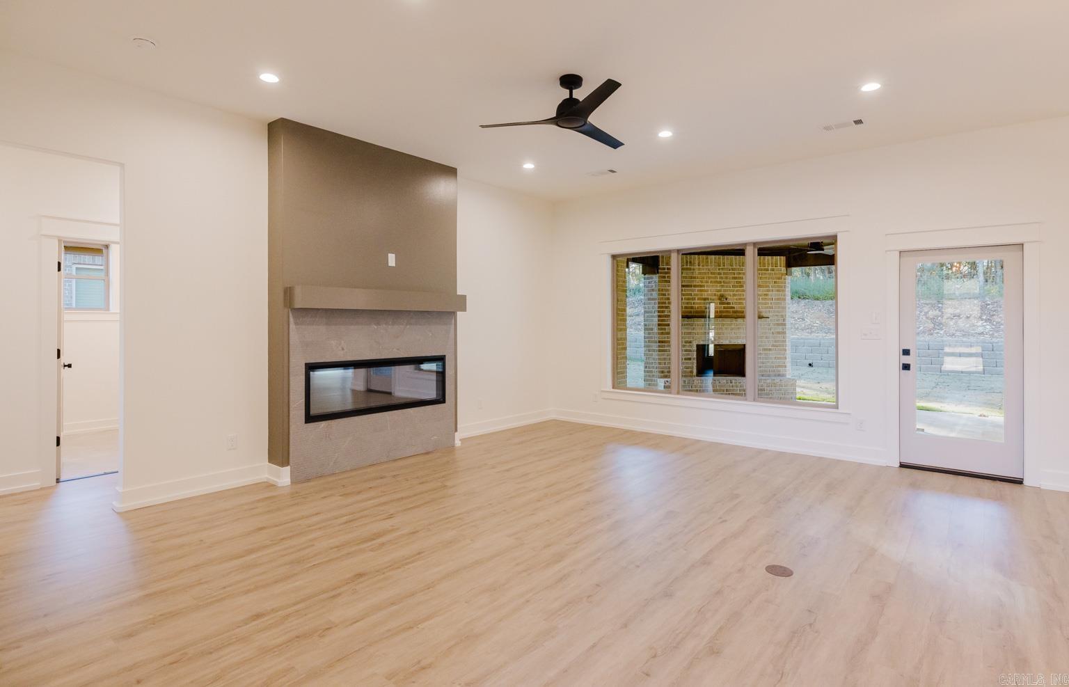 CREEKSIDE - Residential