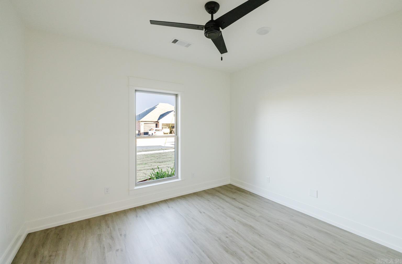 CREEKSIDE - Residential