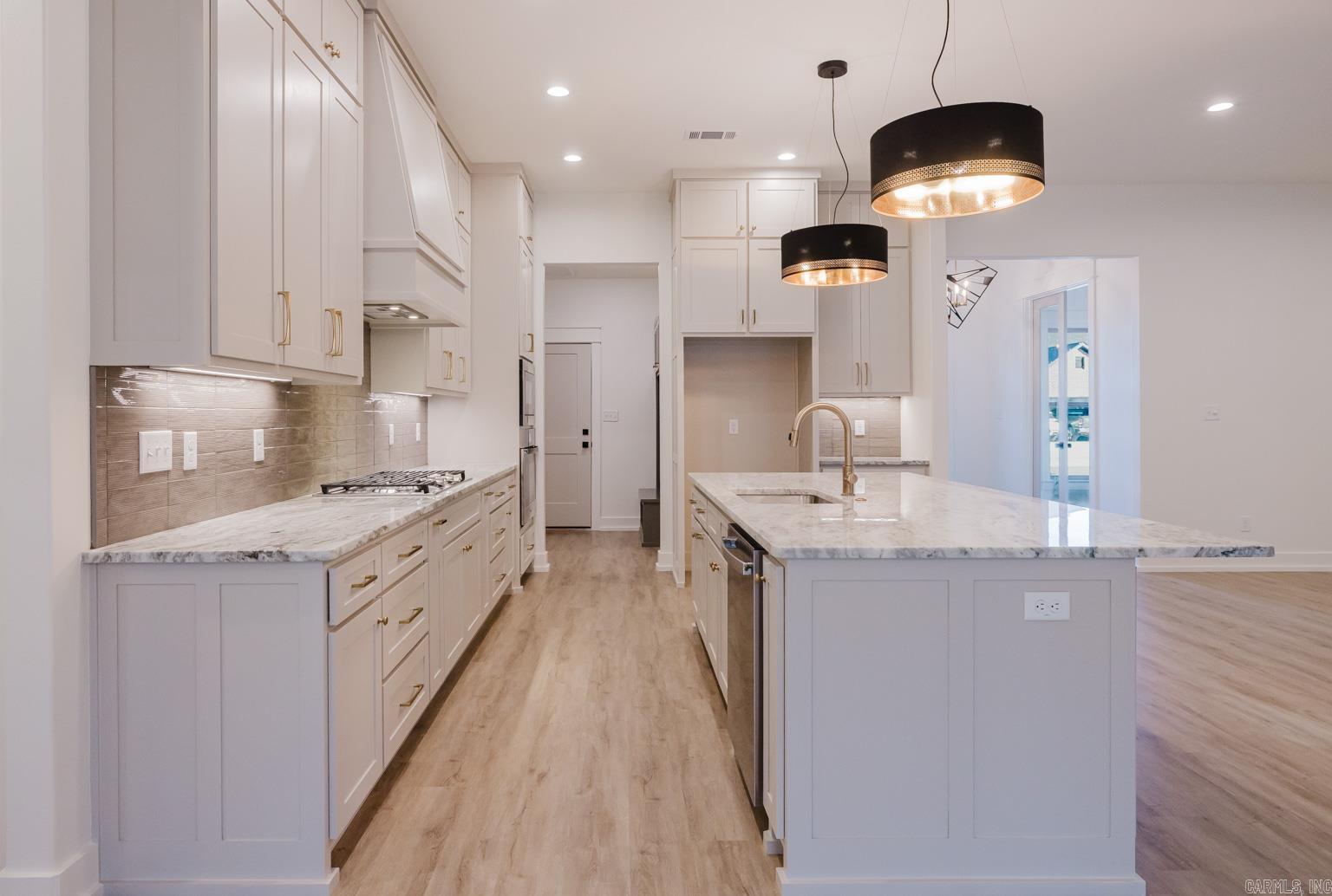 CREEKSIDE - Residential