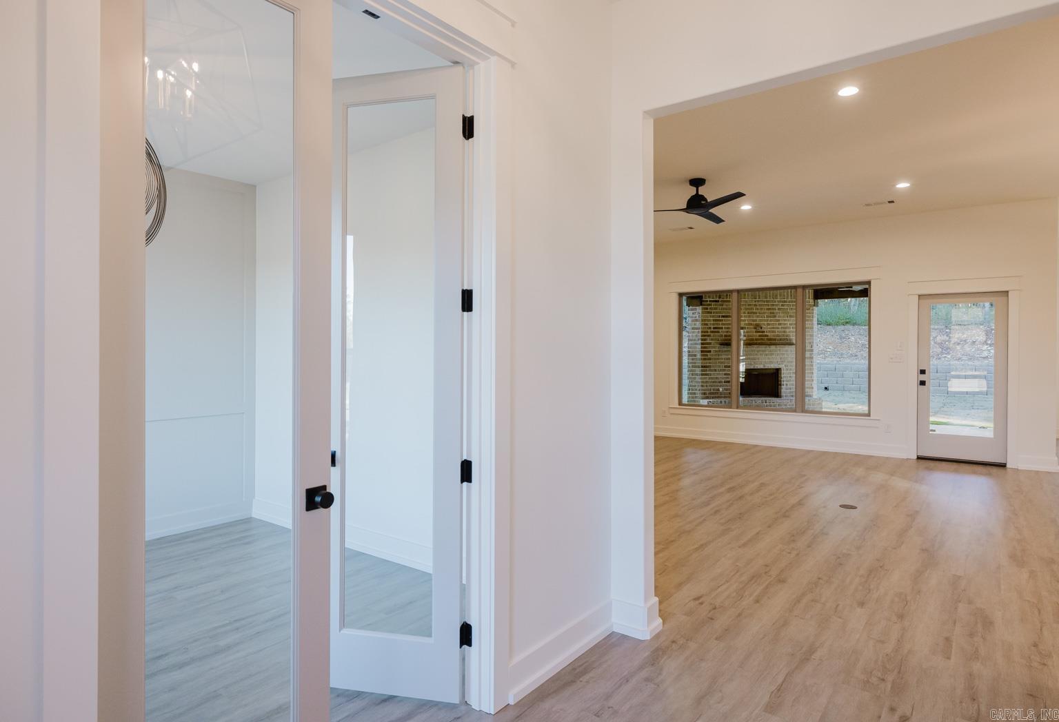 CREEKSIDE - Residential