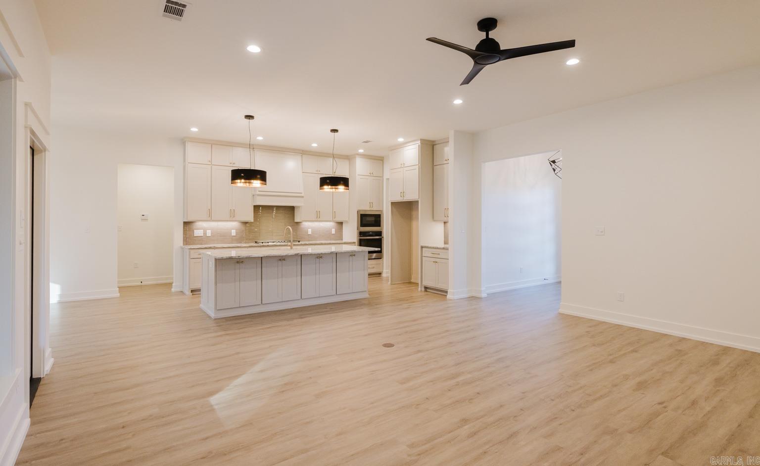 CREEKSIDE - Residential