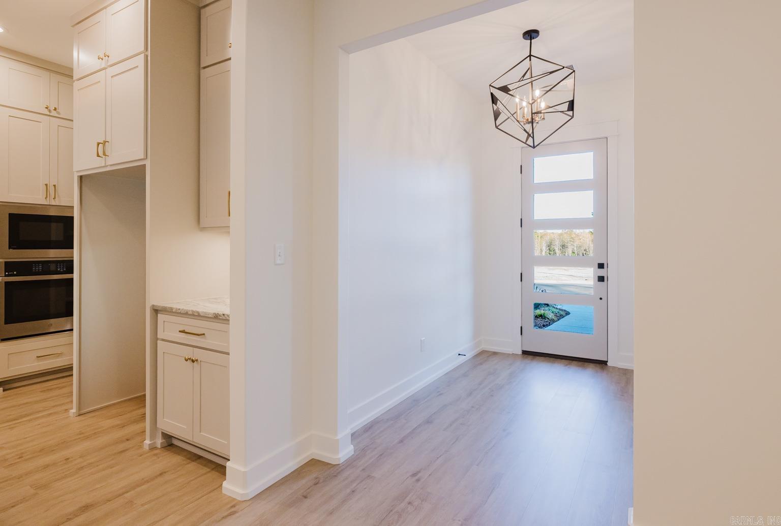 CREEKSIDE - Residential