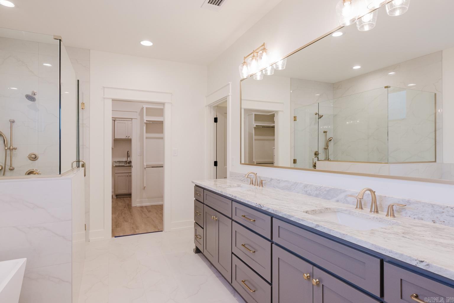 CREEKSIDE - Residential