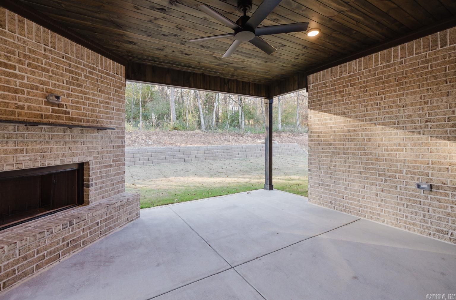 CREEKSIDE - Residential