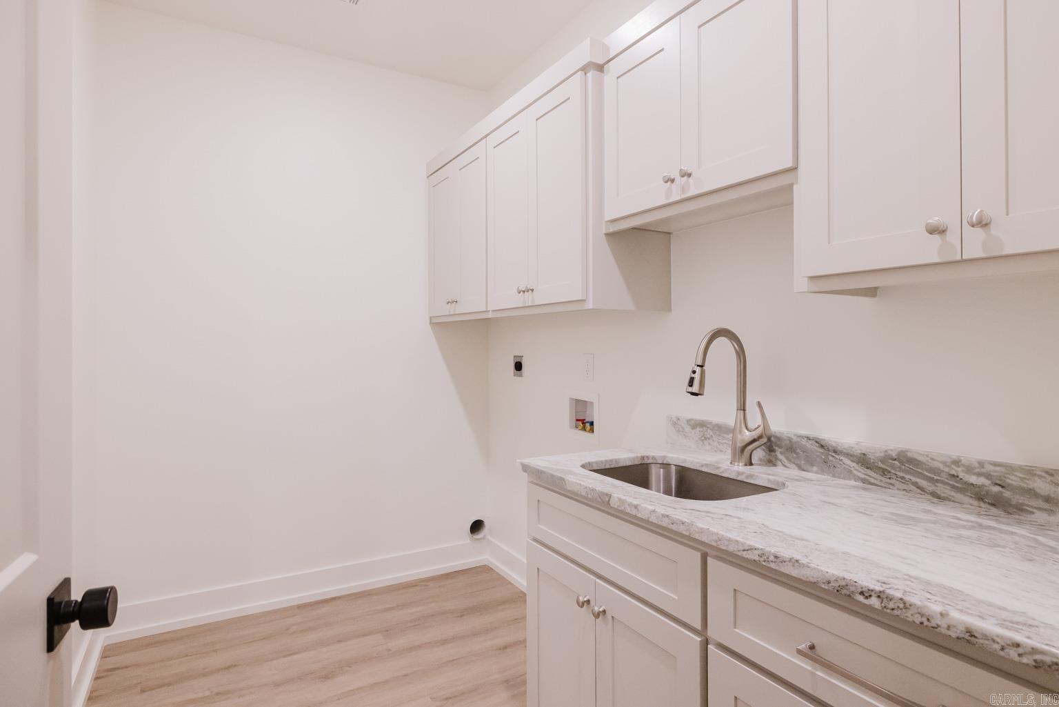 CREEKSIDE - Residential