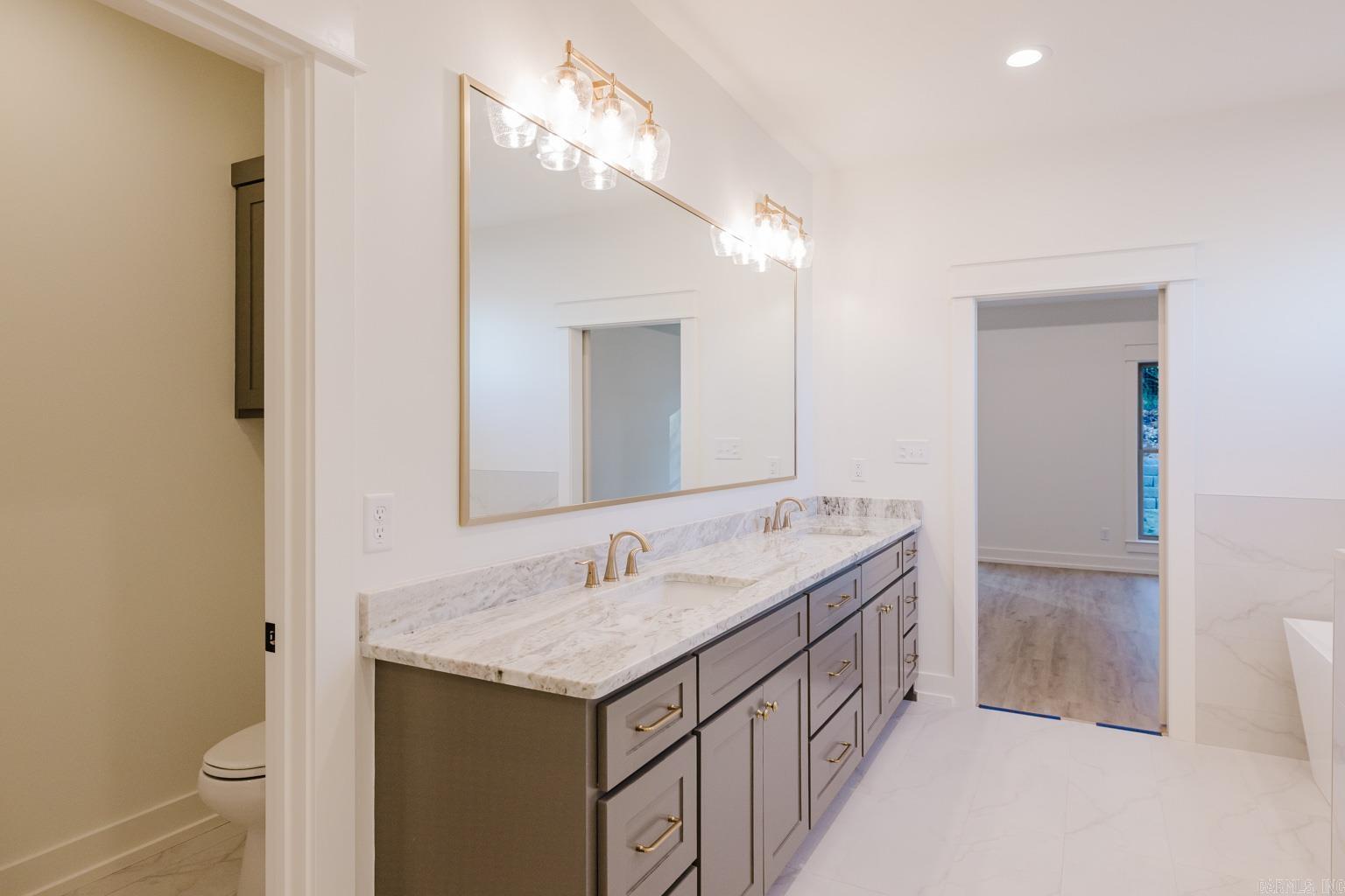 CREEKSIDE - Residential