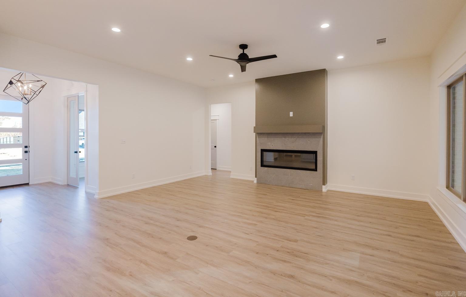 CREEKSIDE - Residential