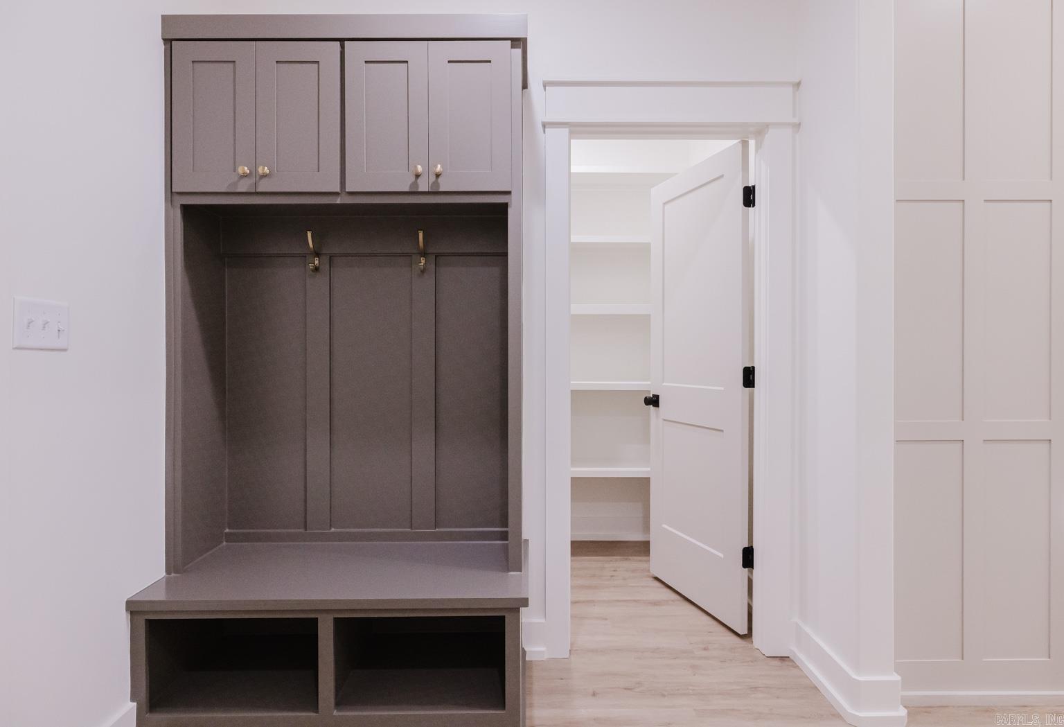 CREEKSIDE - Residential