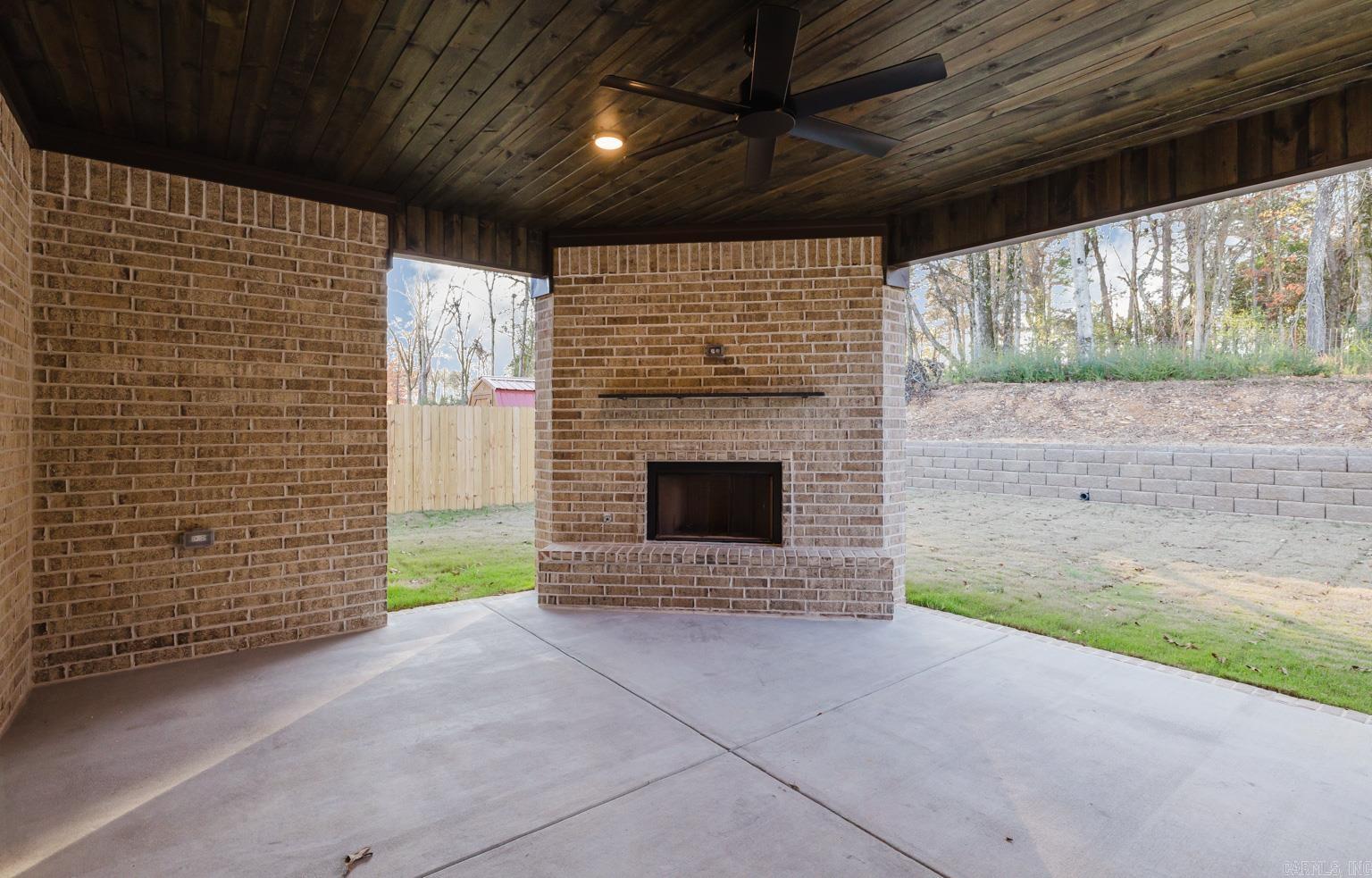 CREEKSIDE - Residential