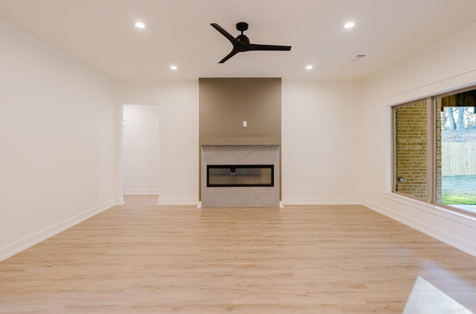 CREEKSIDE - Residential