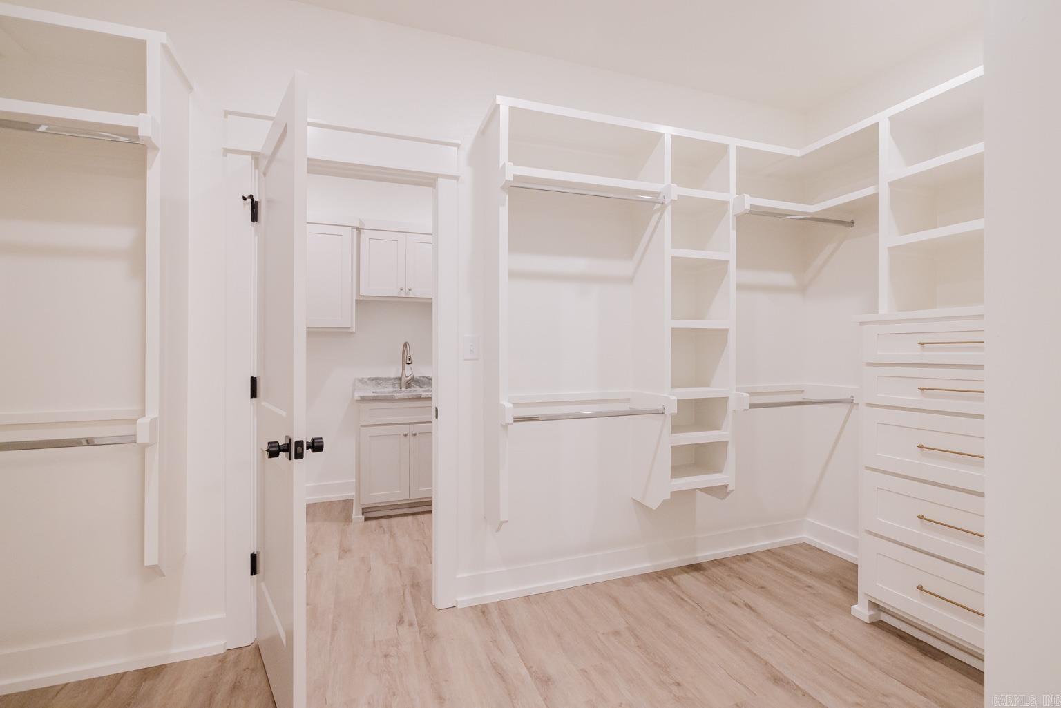 CREEKSIDE - Residential