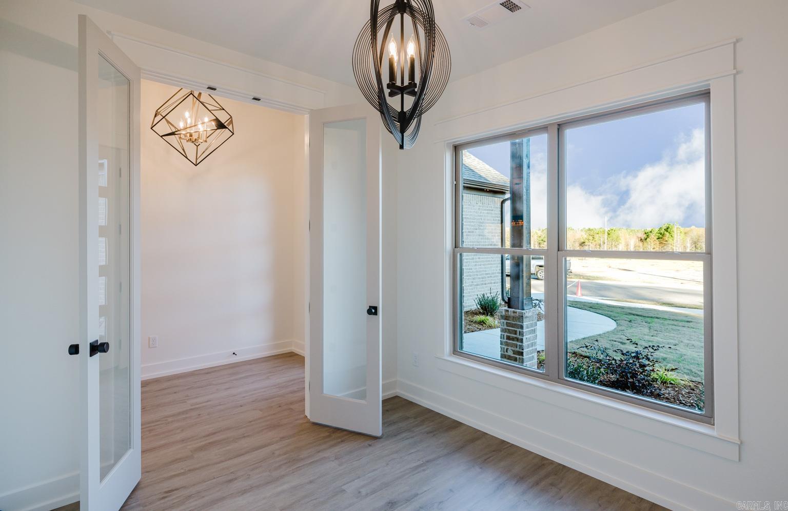 CREEKSIDE - Residential