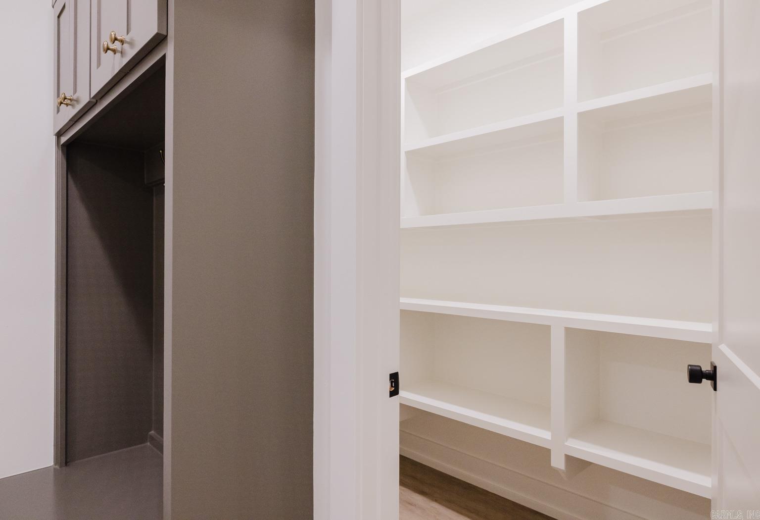 CREEKSIDE - Residential