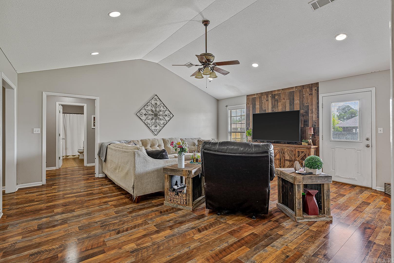 CARRIAGE HILL - Residential