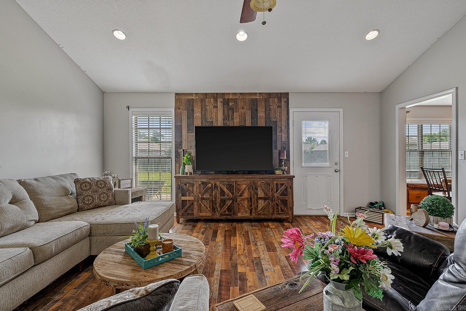 CARRIAGE HILL - Residential