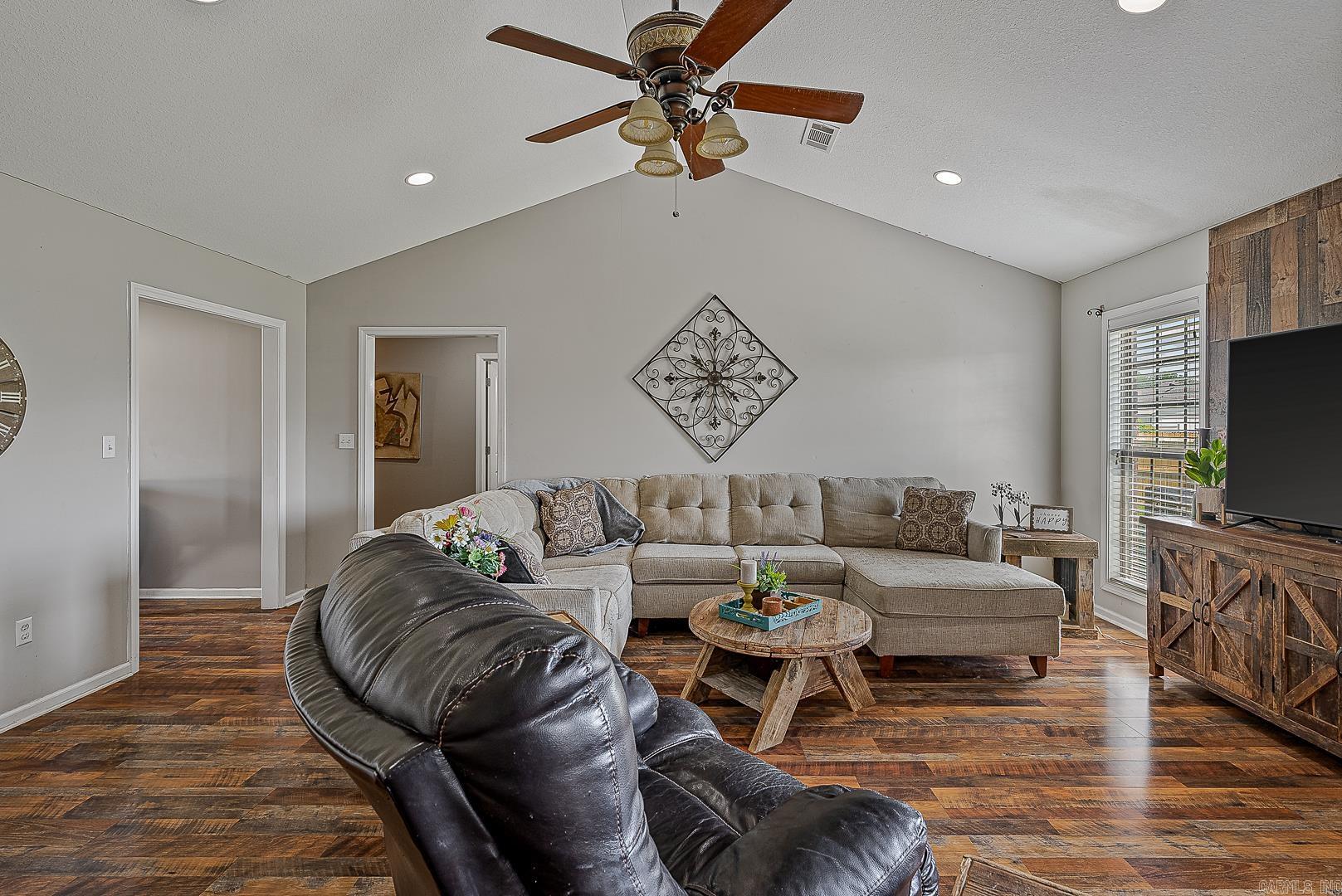 CARRIAGE HILL - Residential