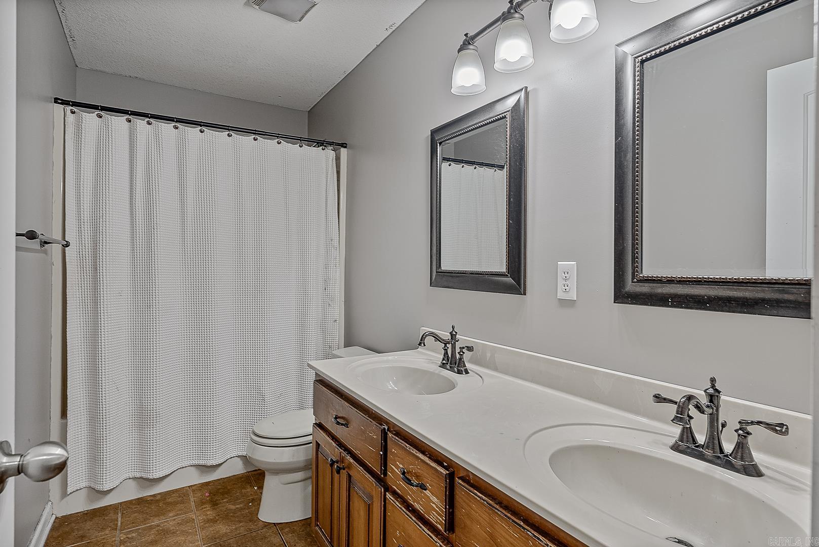 CARRIAGE HILL - Residential