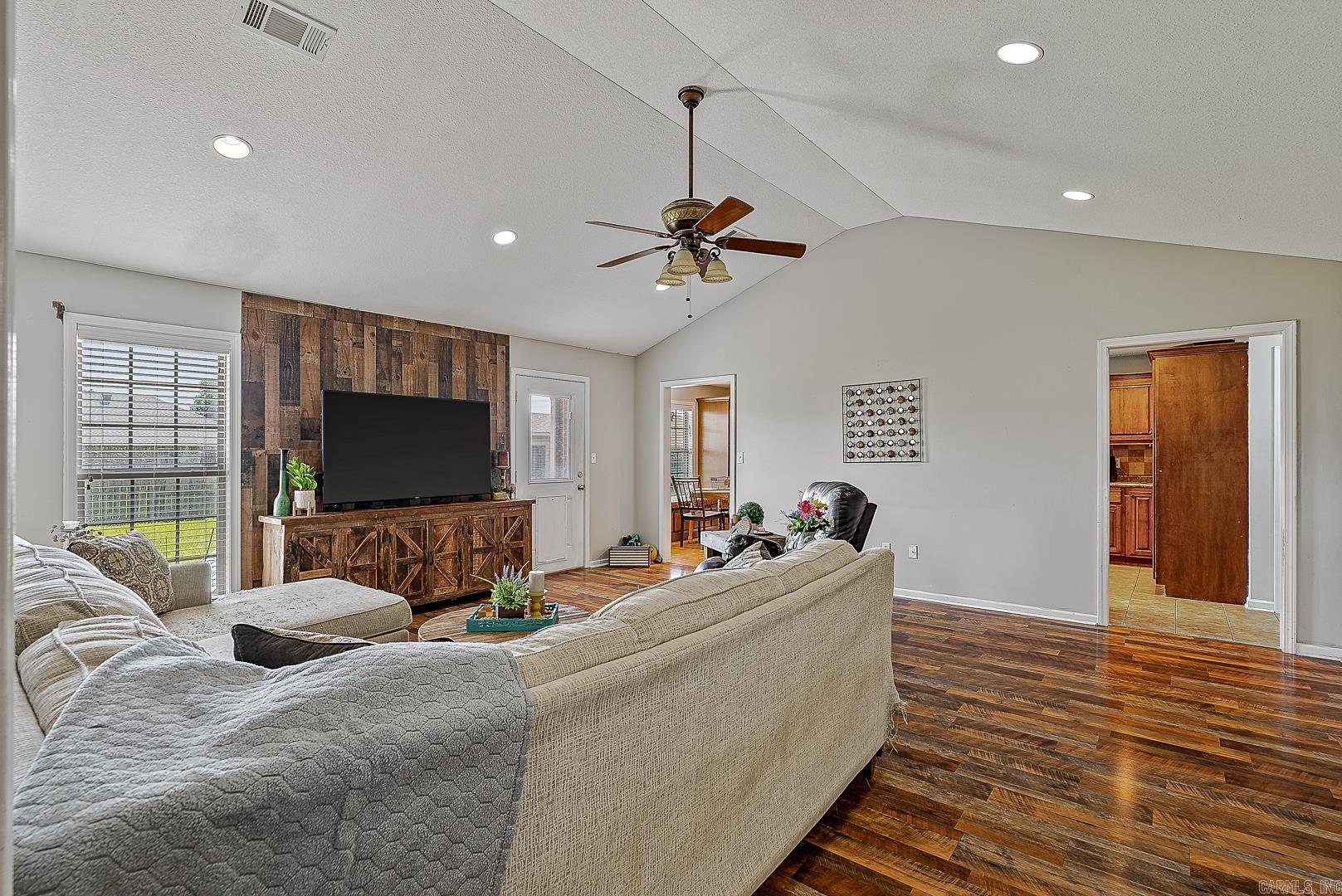 CARRIAGE HILL - Residential