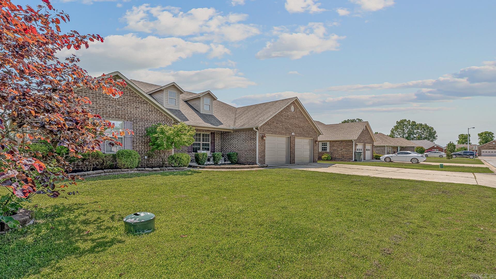 CARRIAGE HILL - Residential