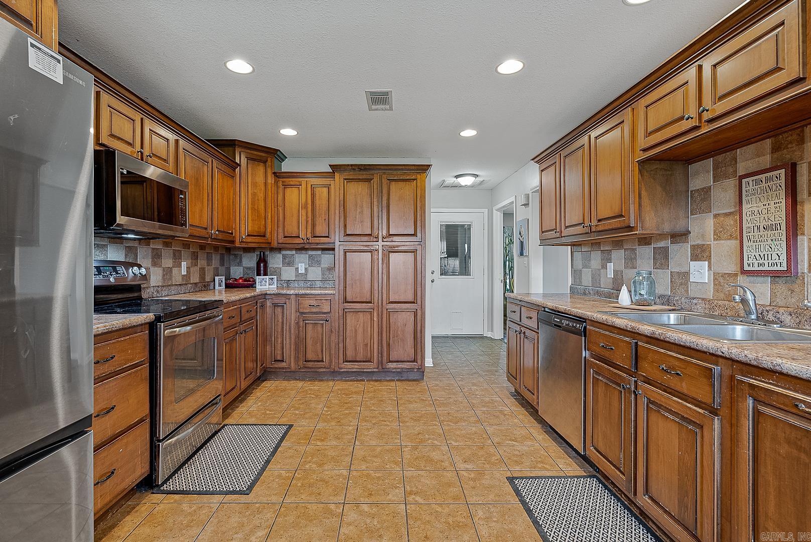 CARRIAGE HILL - Residential