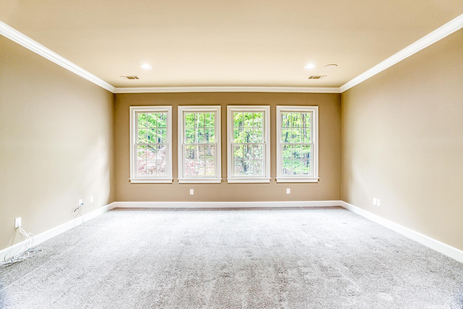 CHENAL DOWNS - Residential