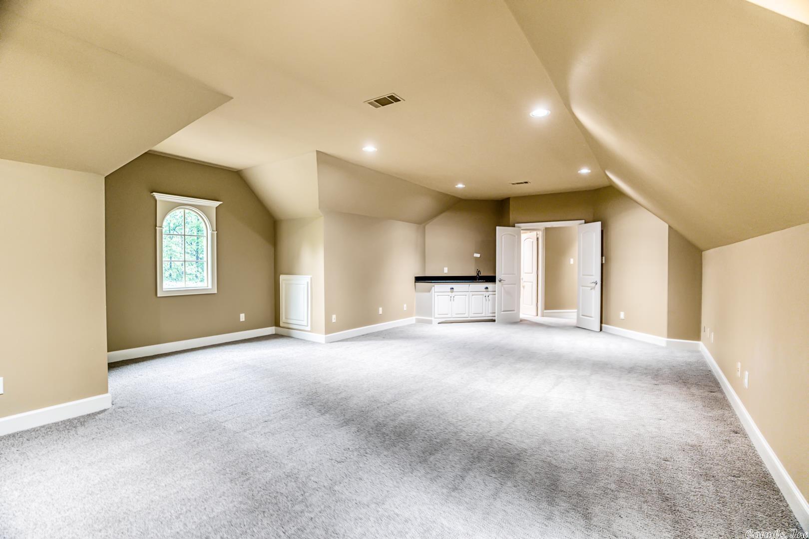 CHENAL DOWNS - Residential