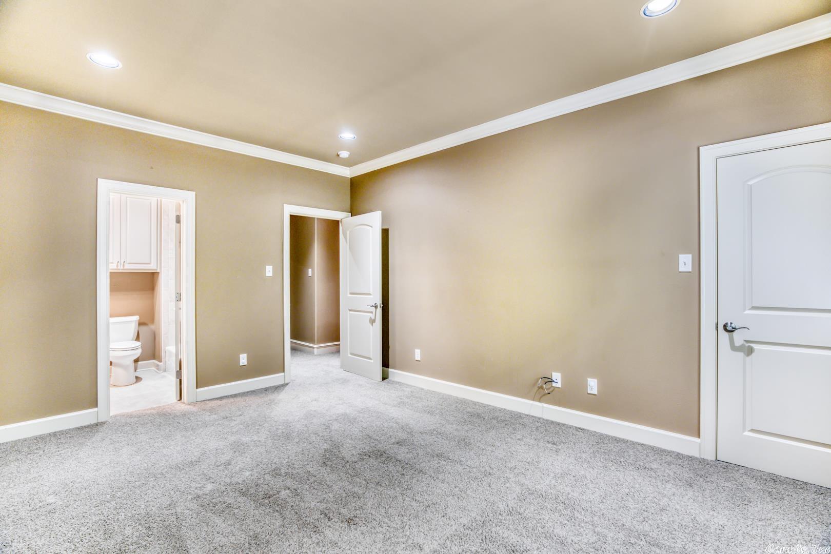 CHENAL DOWNS - Residential