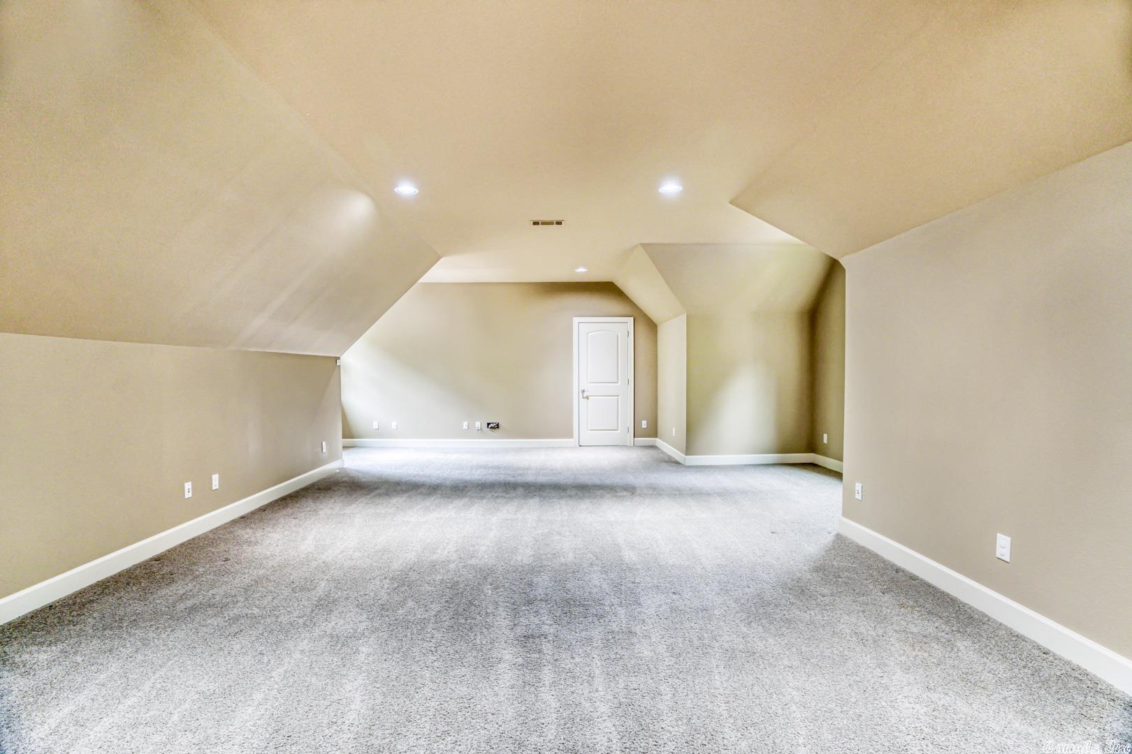 CHENAL DOWNS - Residential