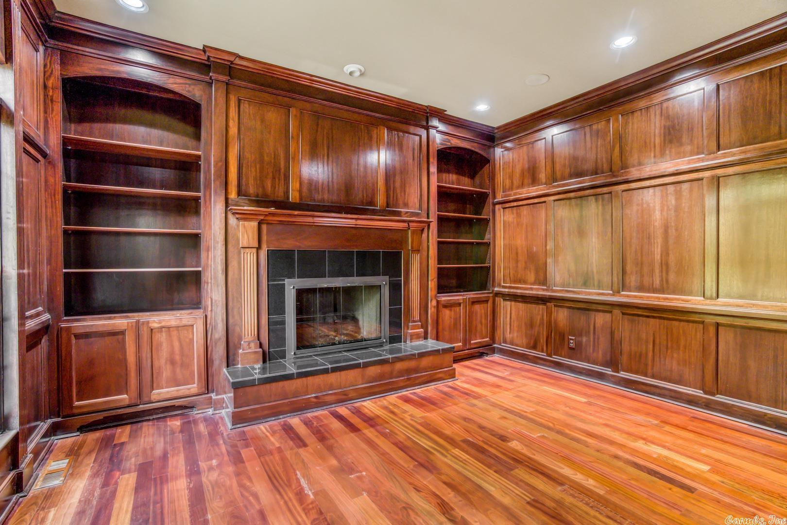 CHENAL DOWNS - Residential