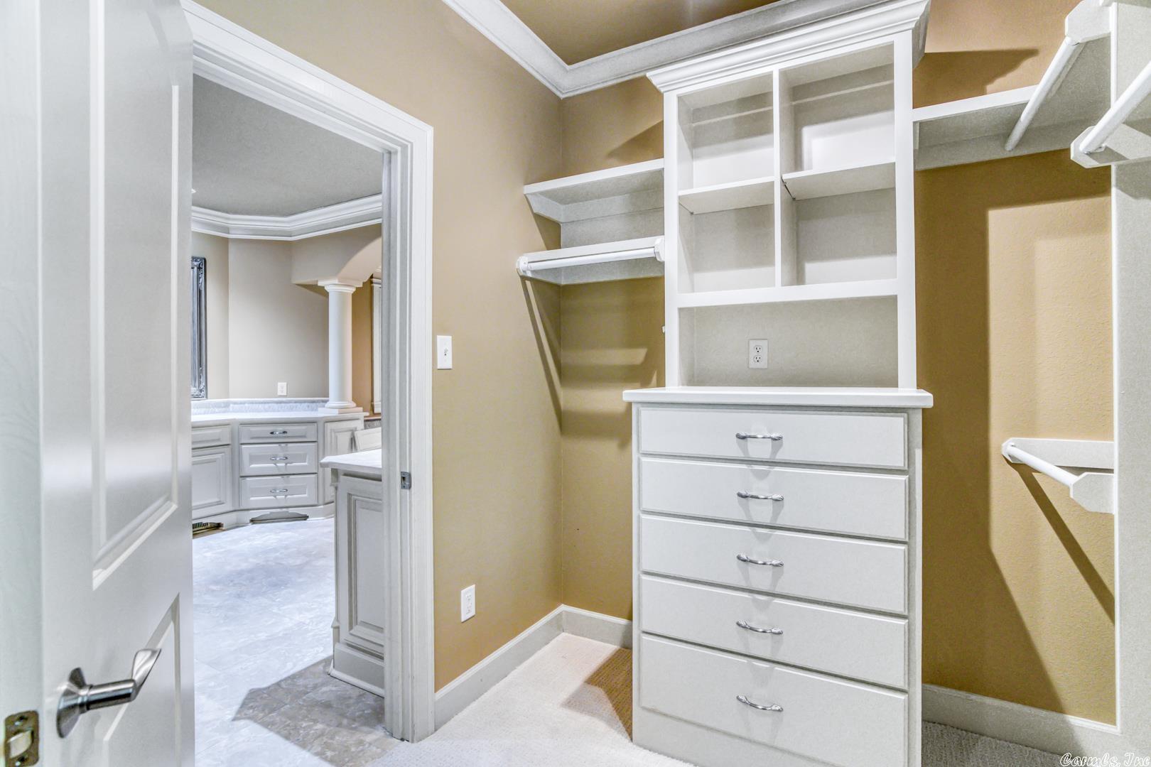 CHENAL DOWNS - Residential