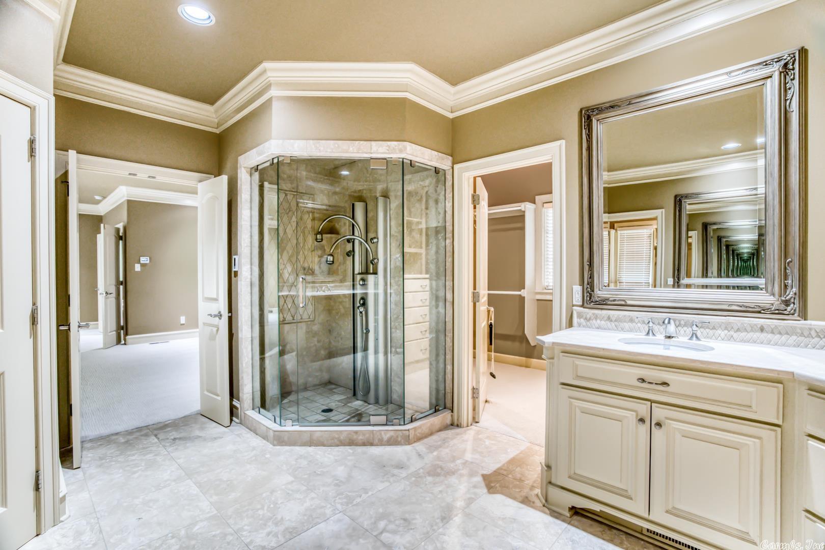 CHENAL DOWNS - Residential