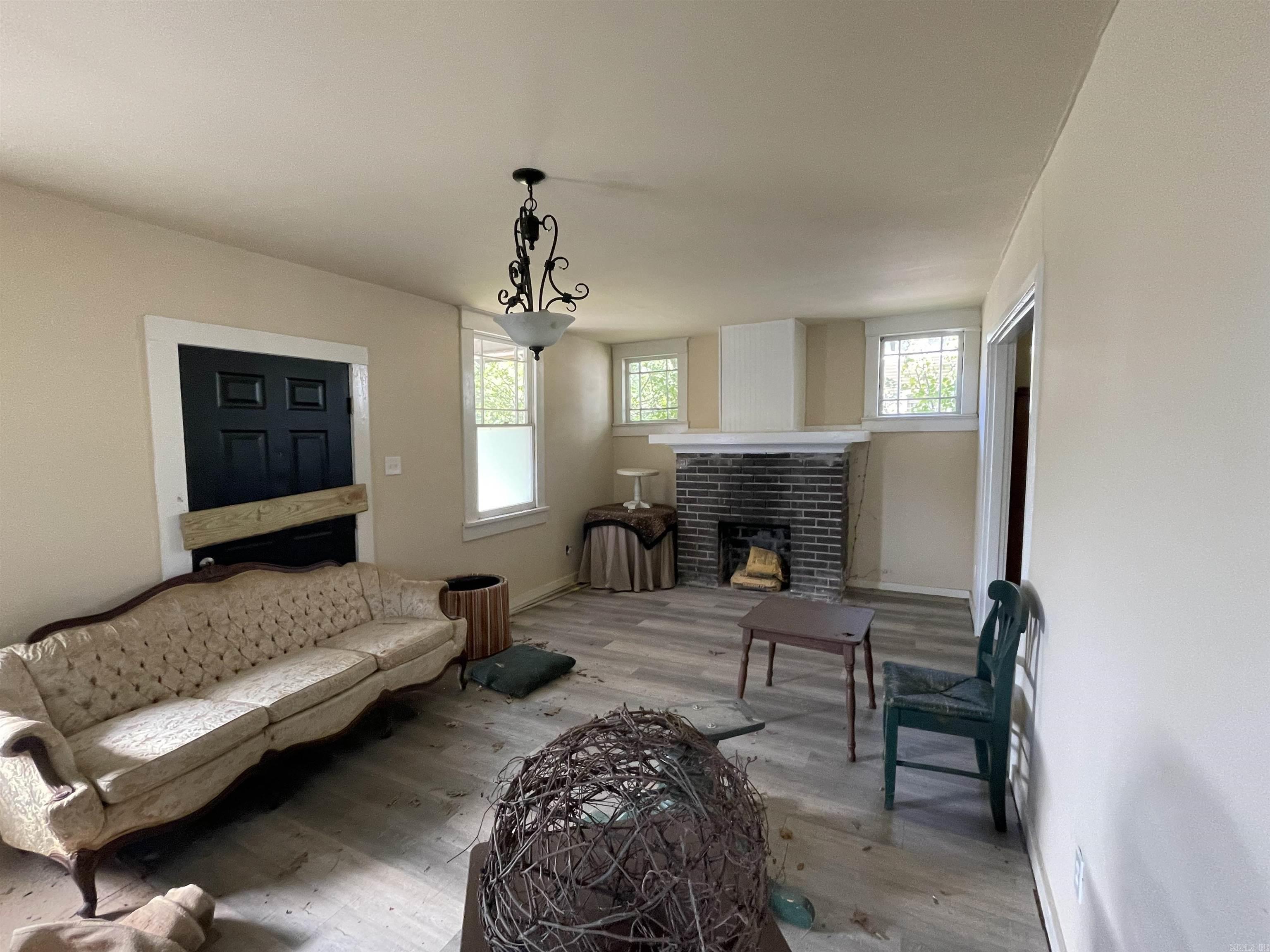 Jones & Worthen - Residential