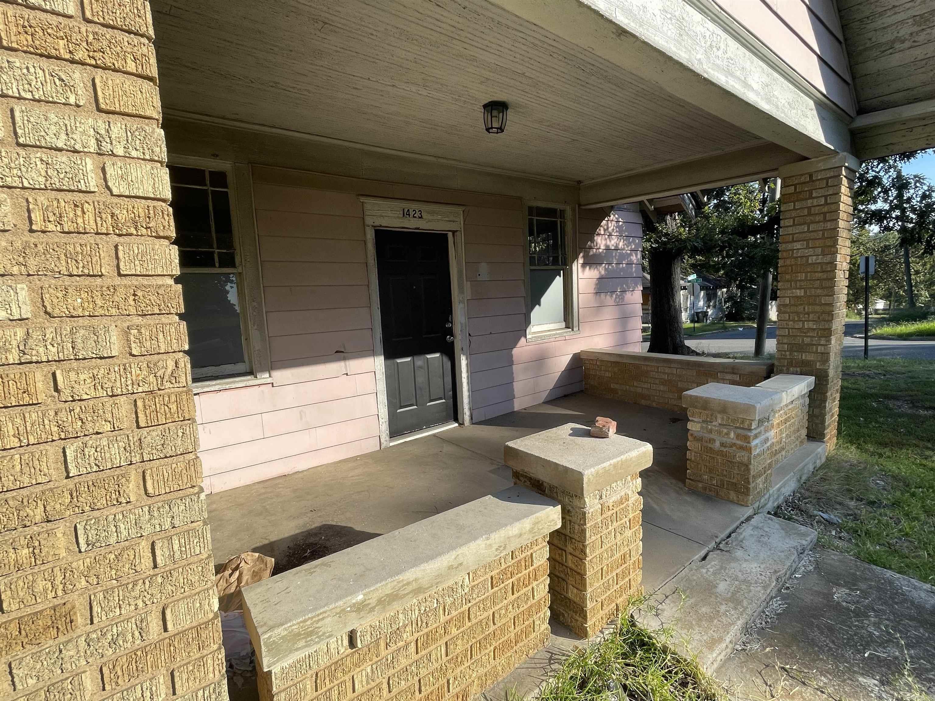Jones & Worthen - Residential
