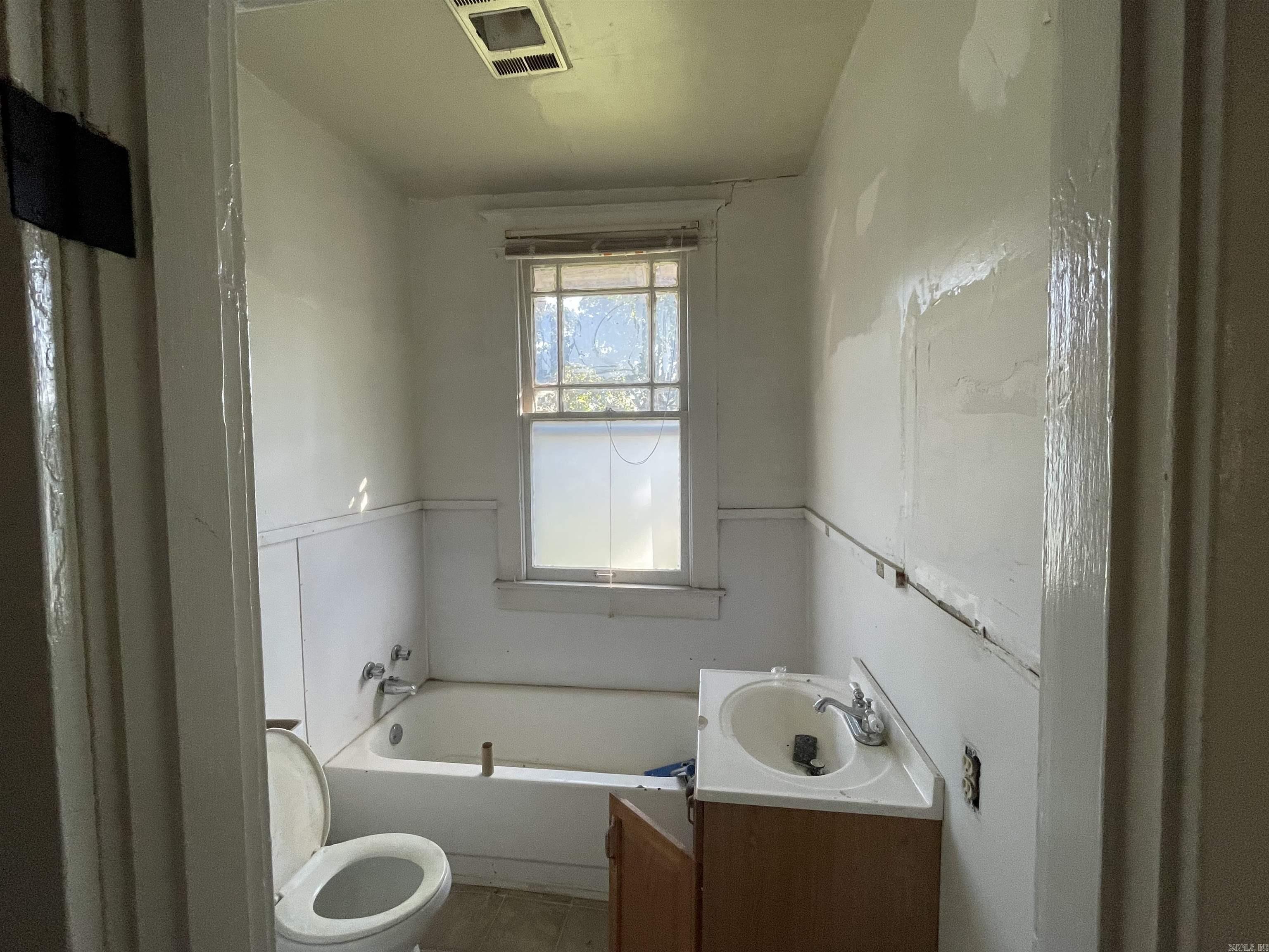 Jones & Worthen - Residential