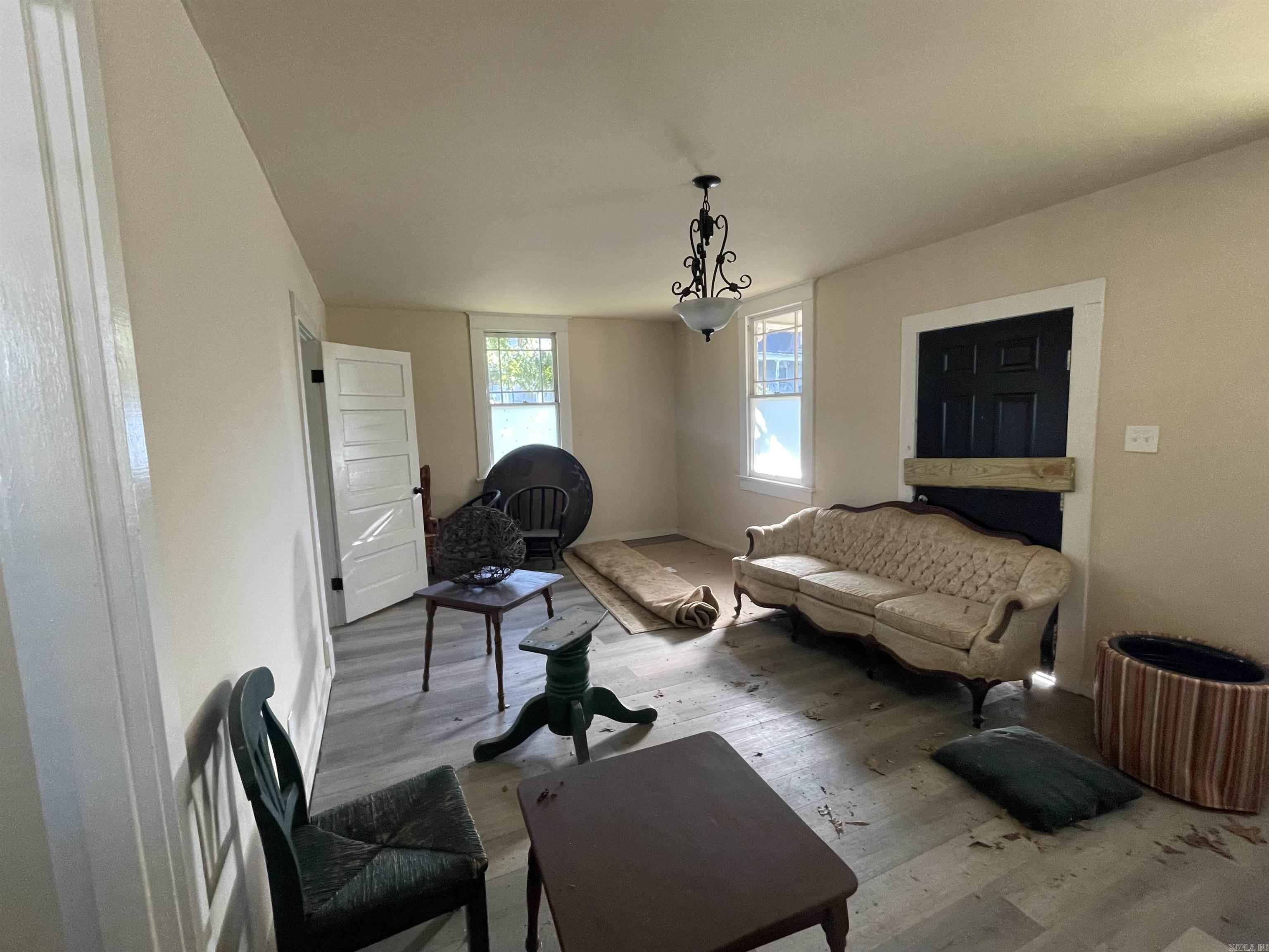 Jones & Worthen - Residential
